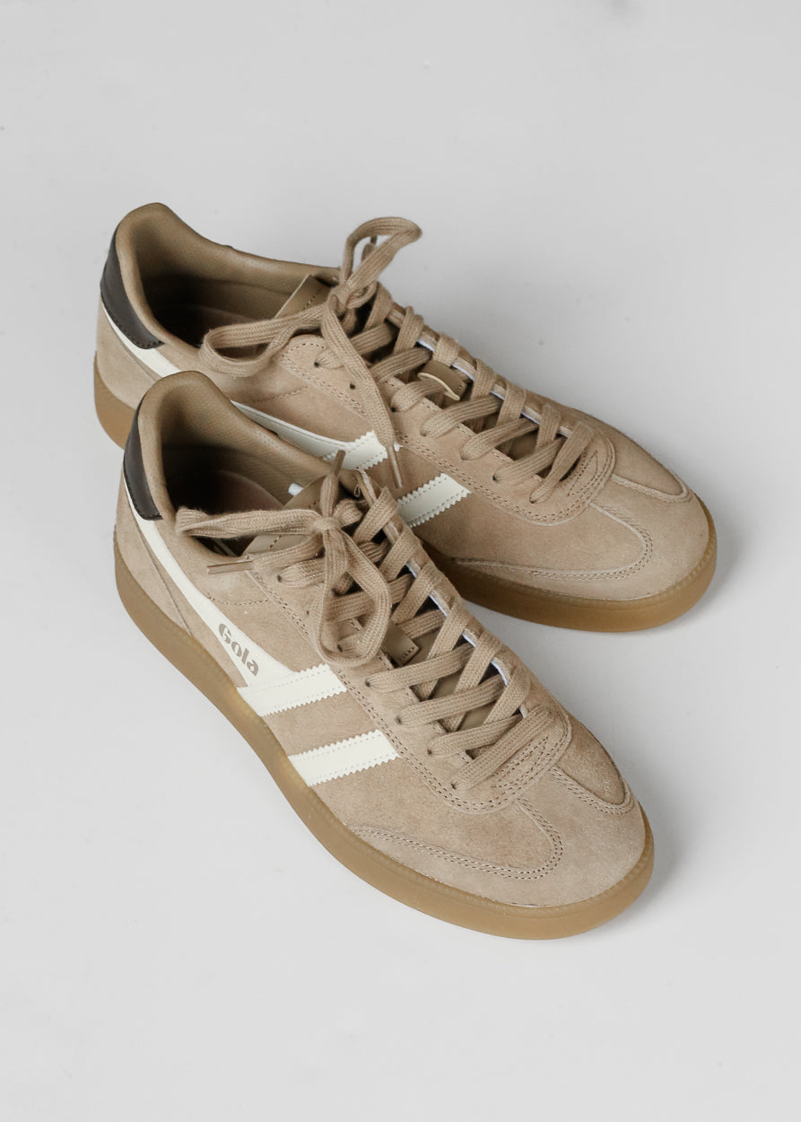 Cappuccino Gola Viper leather sneakers with tonal laces, ivory stripes, and gum soles on white background.