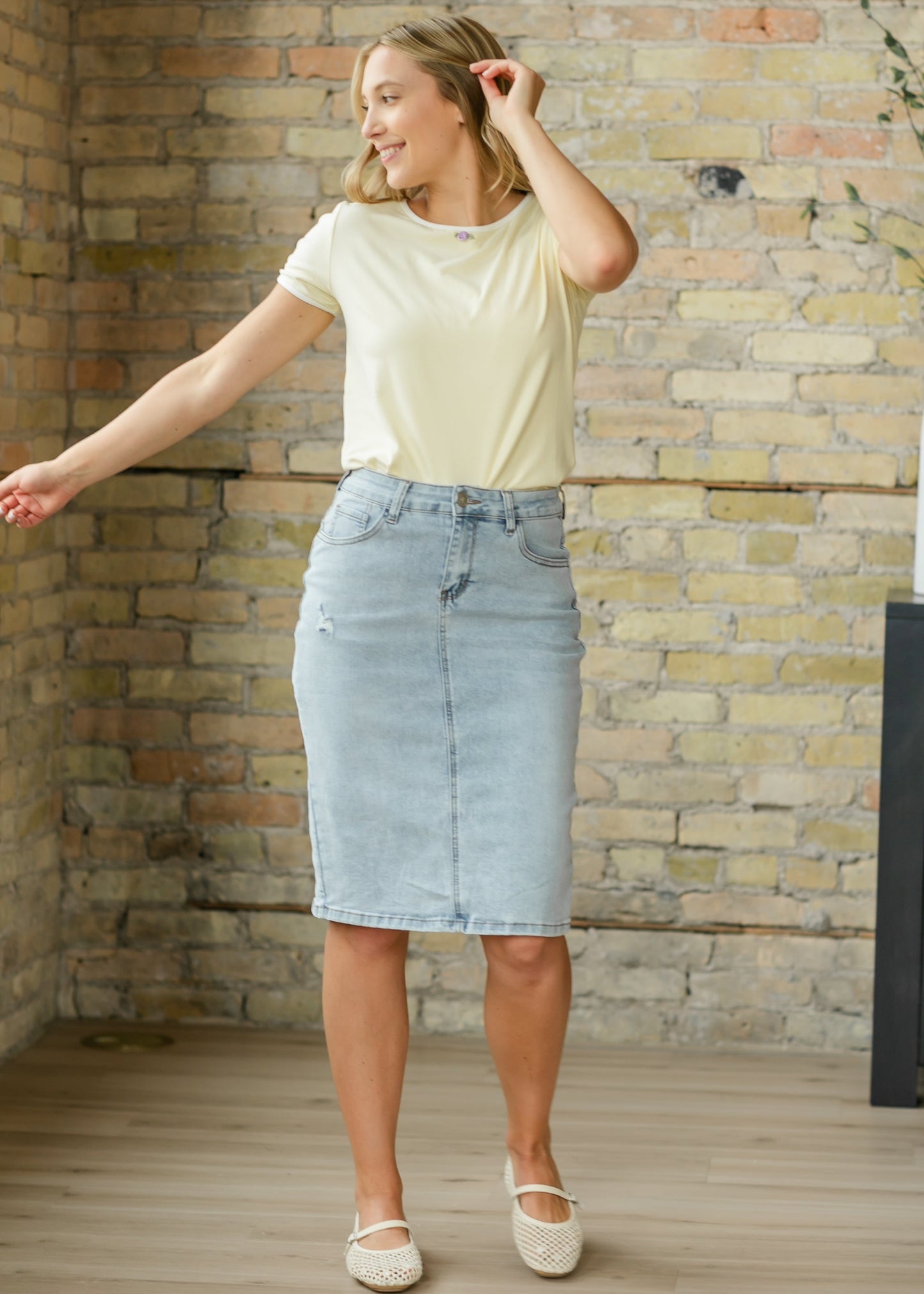 Ari Rosette Short Sleeve Tee FF Tops