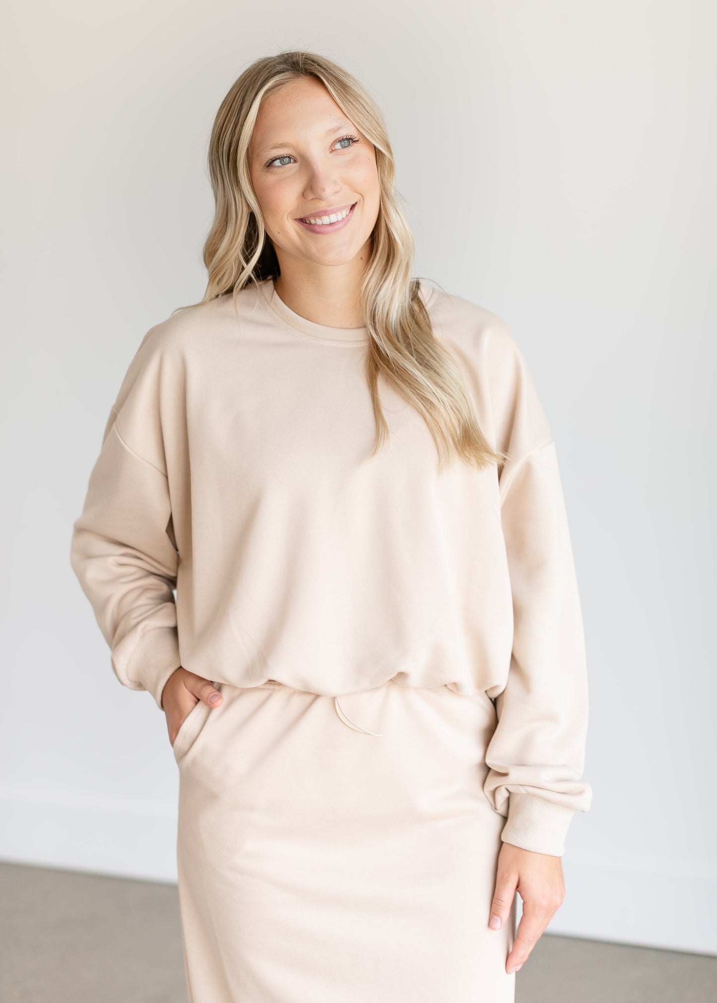 Bubble Hem Crewneck Sweatshirt FF Tops Taupe / S