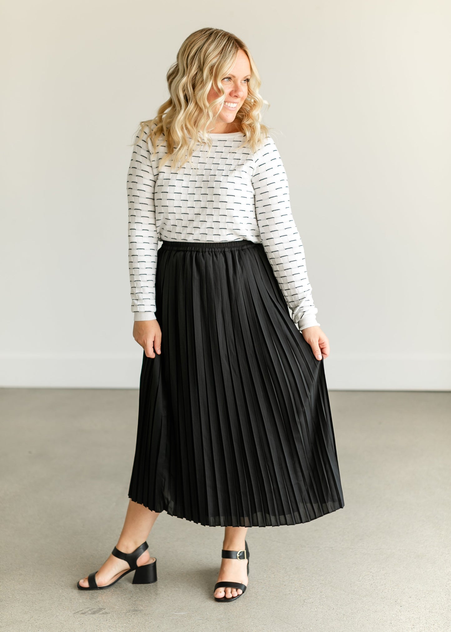 Checkerboard Texture Crewneck Sweater FF Tops
