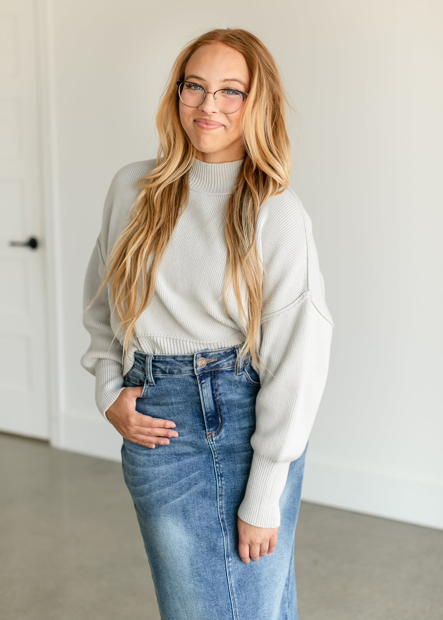 Crewneck Knit Cropped Sweater FF Tops Gray / S/M