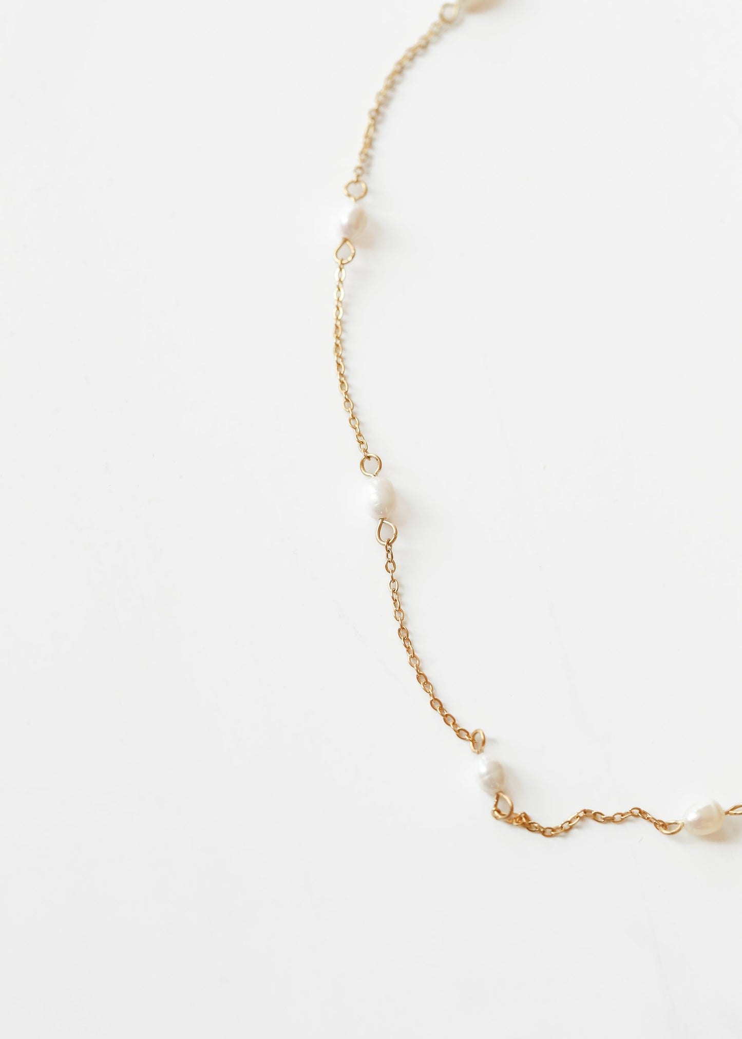 Dainty Pearl Necklace Accessory