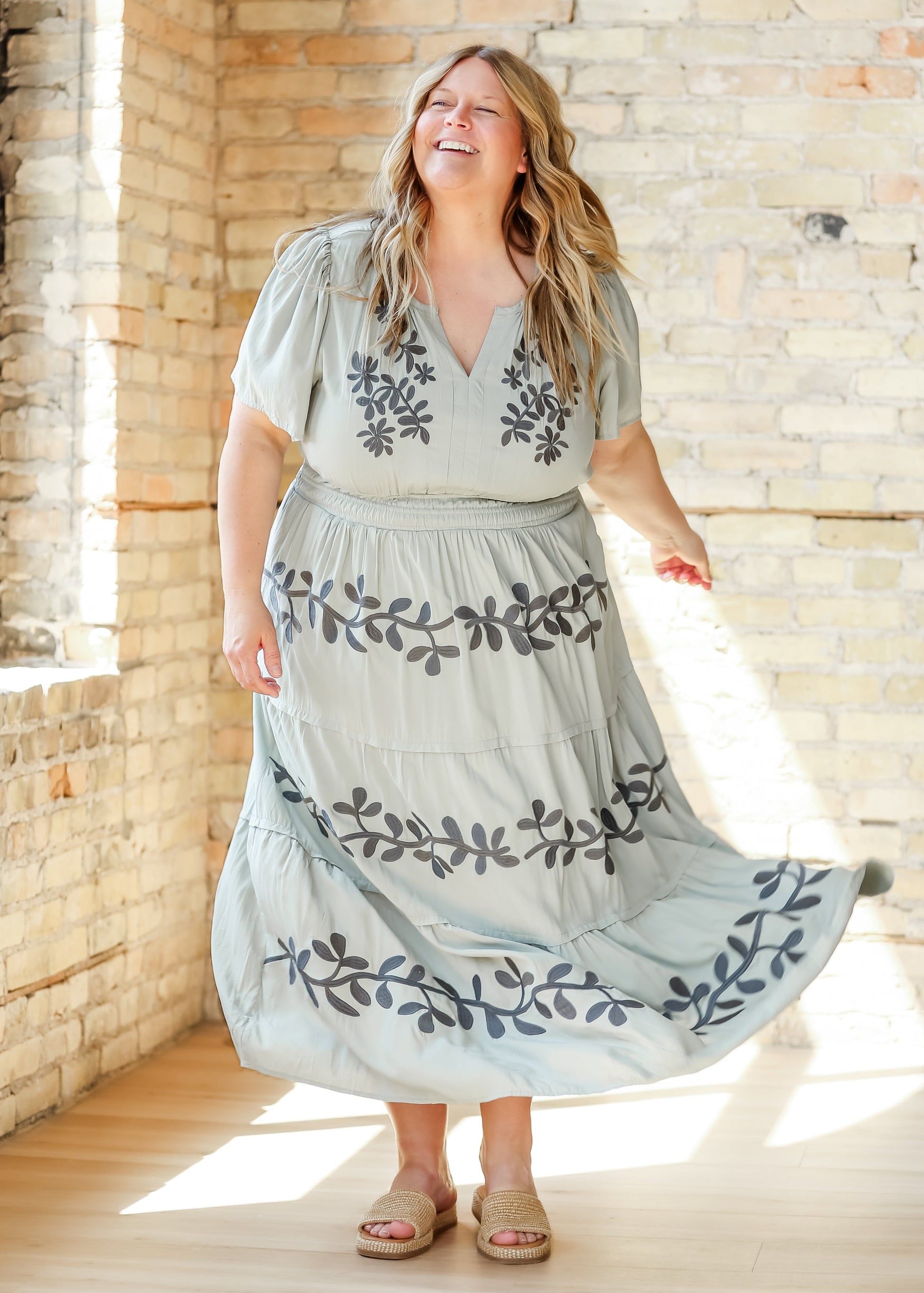 Embroidered Short Sleeve Maxi Dress FF Dresses
