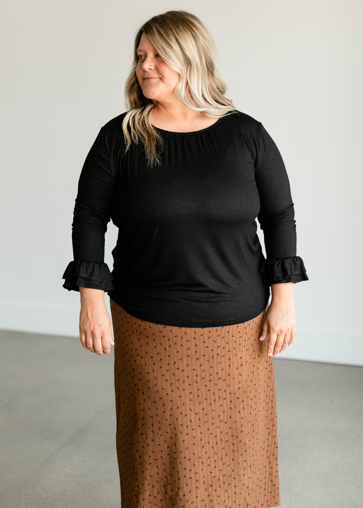 Essential Pleated Ruffle Sleeve Top IC Top