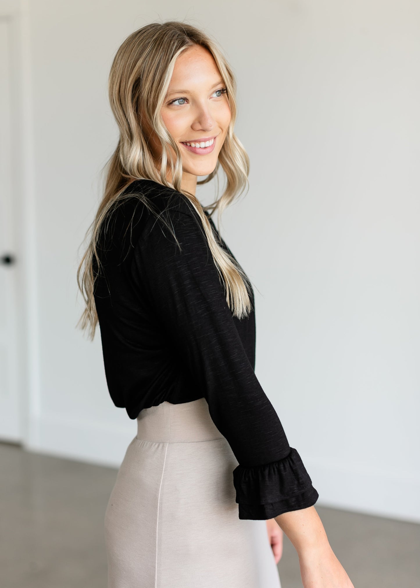 Essential Pleated Ruffle Sleeve Top IC Tops