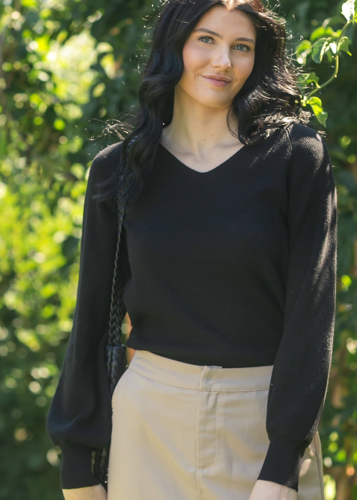 Essential V-neck Balloon Sleeve Sweater IC Tops