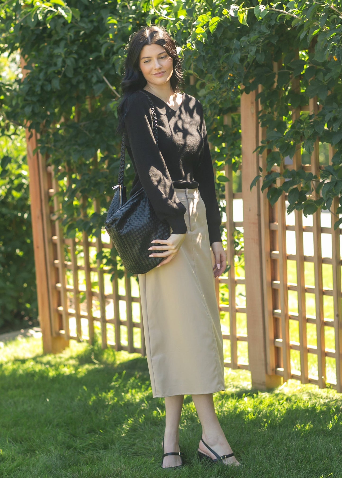 Essential V-neck Balloon Sleeve Sweater IC Tops