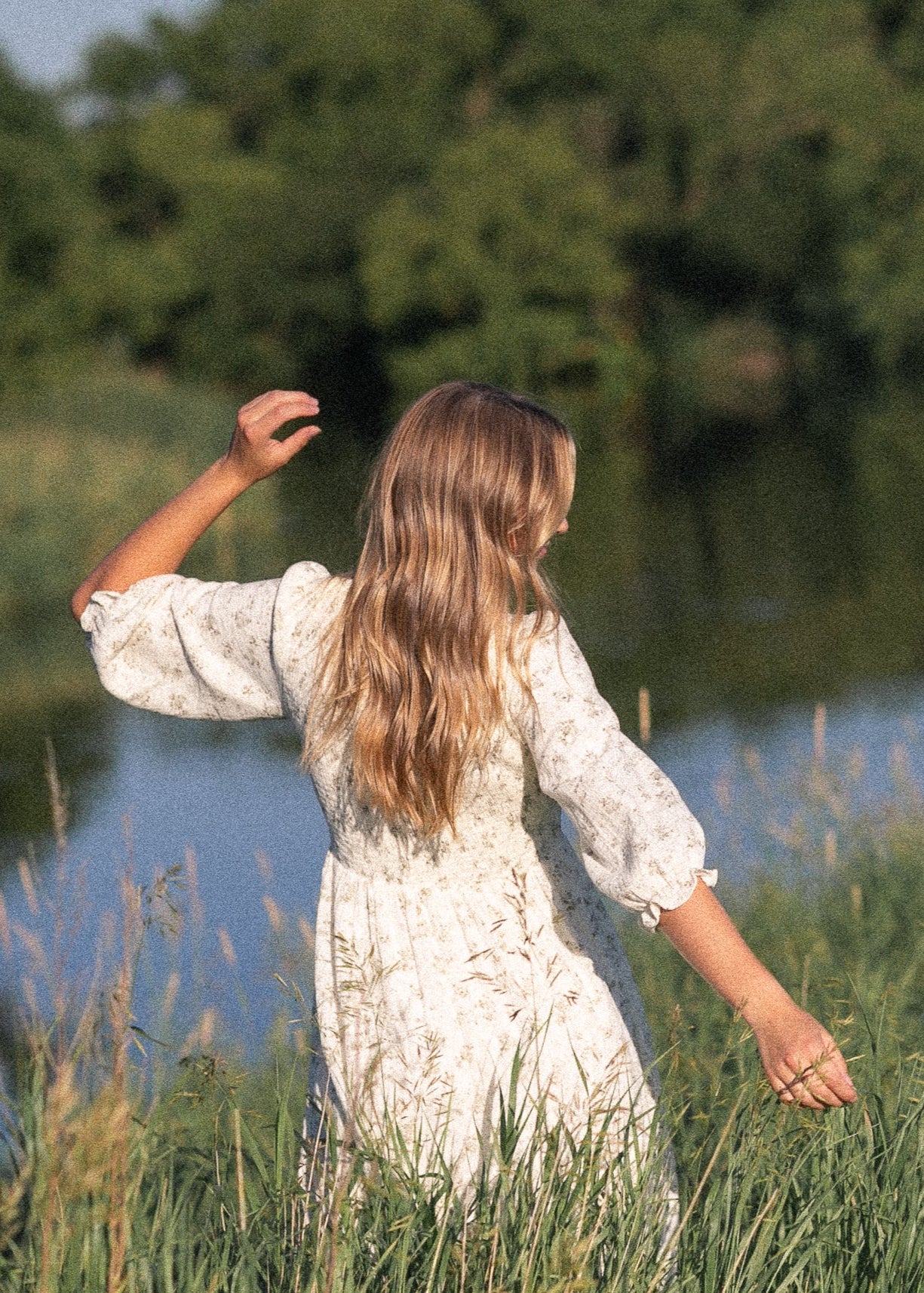 Flora Smocked Midi Dress IC Dresses