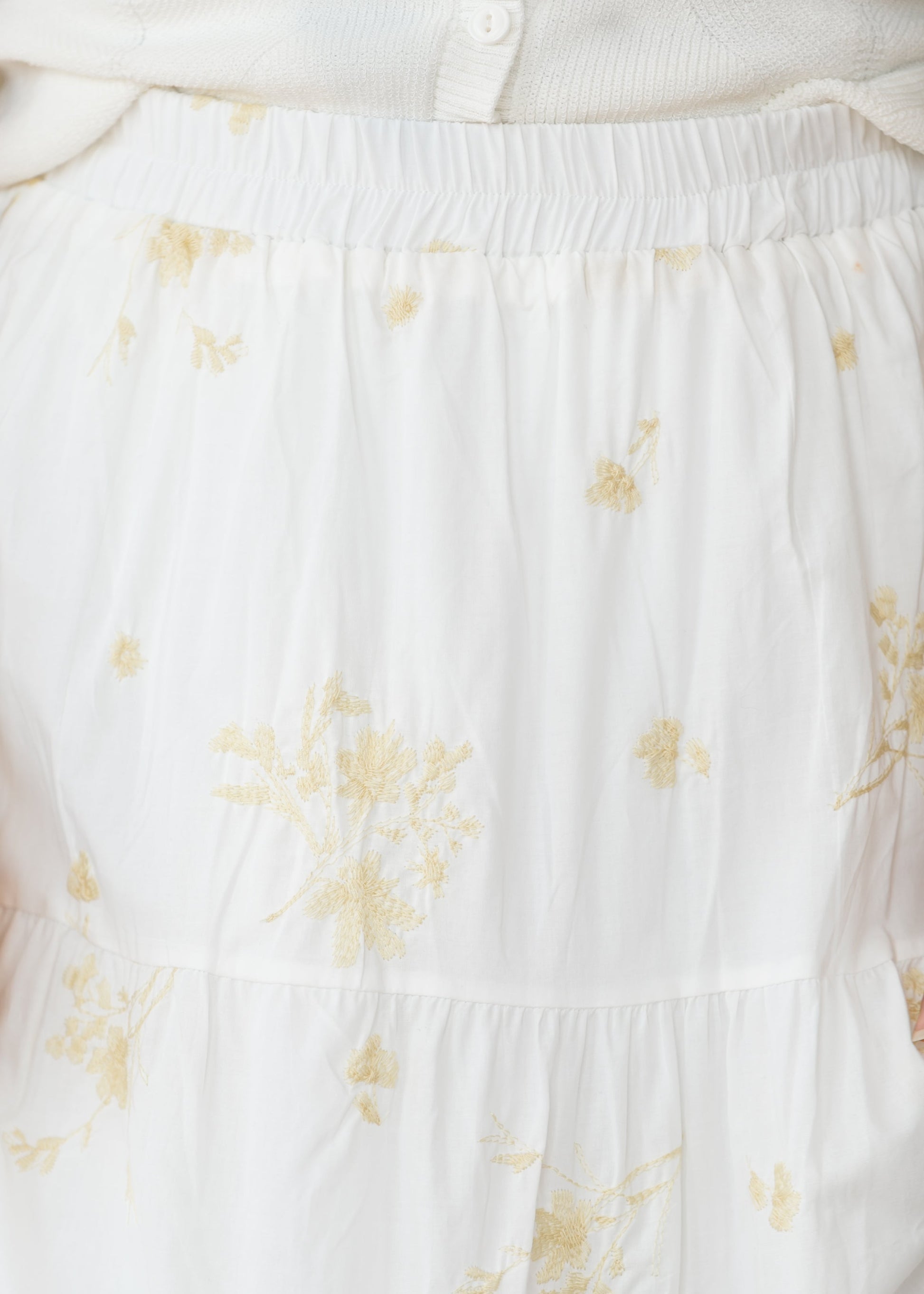 Floral Embroidered Elastic Waist Skirt FF Skirts