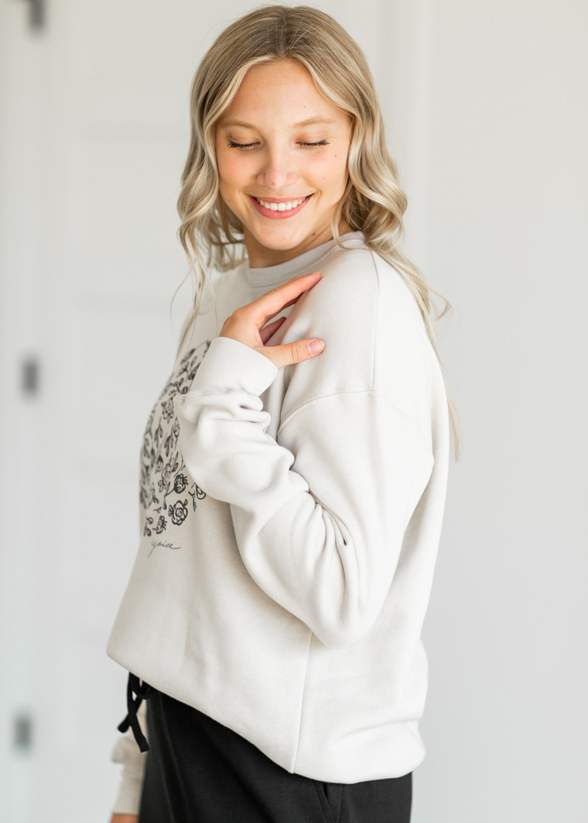 Floral Rejoice Crewneck Sweatshirt Tops