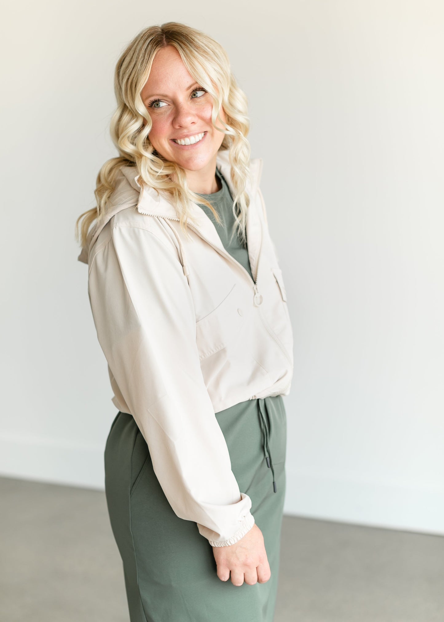 Full Zip Cropped Lightweight Jacket FF Tops