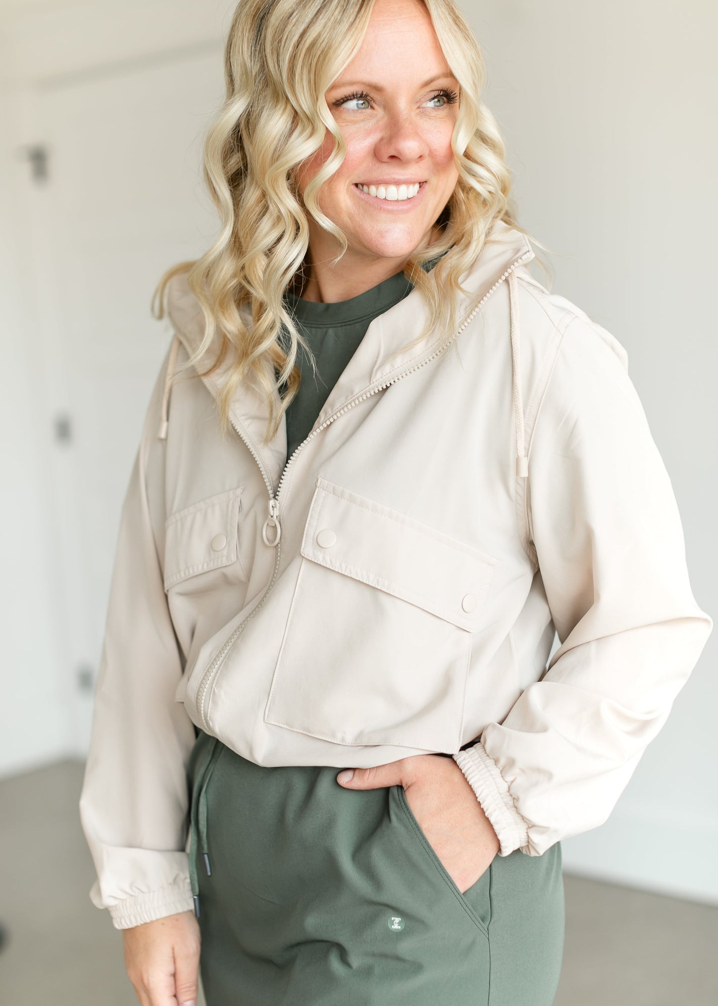 Full Zip Cropped Lightweight Jacket FF Tops