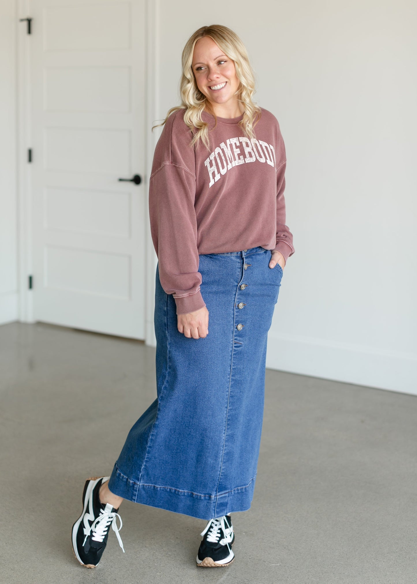 Homebody Crewneck Graphic Sweatshirt FF Tops