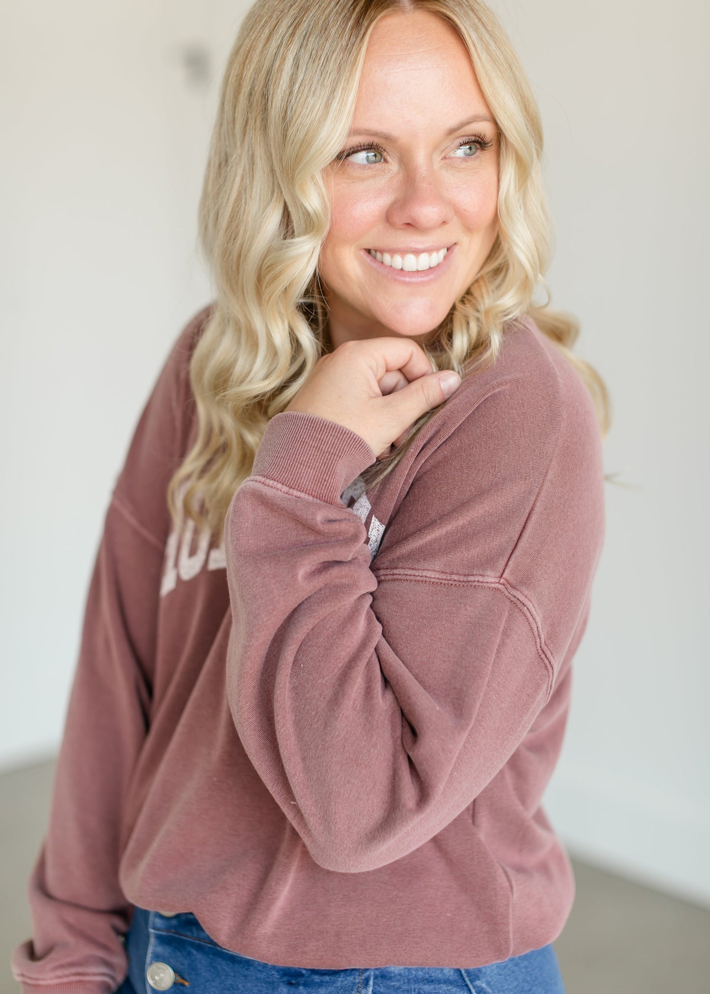 Homebody Crewneck Graphic Sweatshirt FF Tops