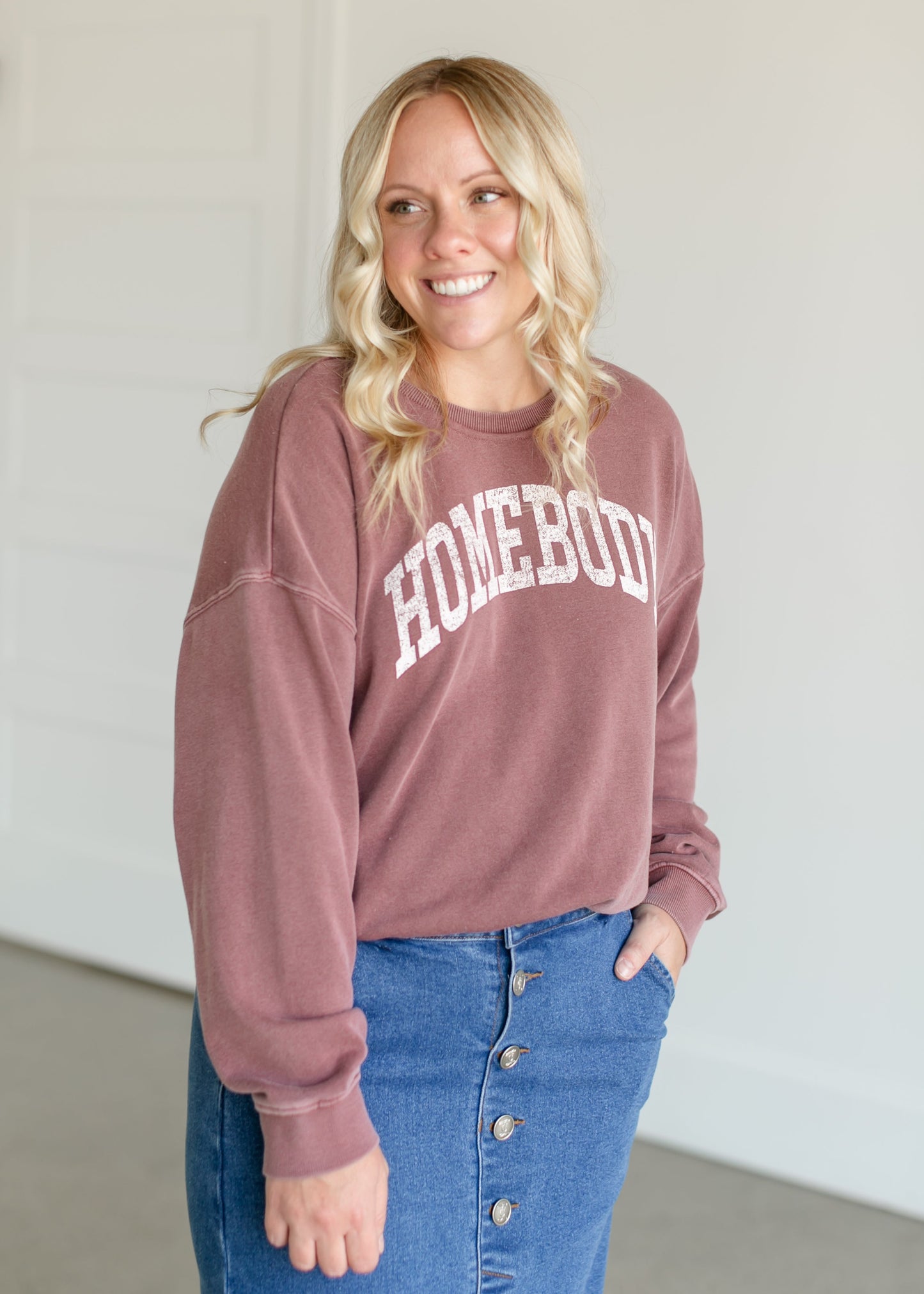 Homebody Crewneck Graphic Sweatshirt FF Tops
