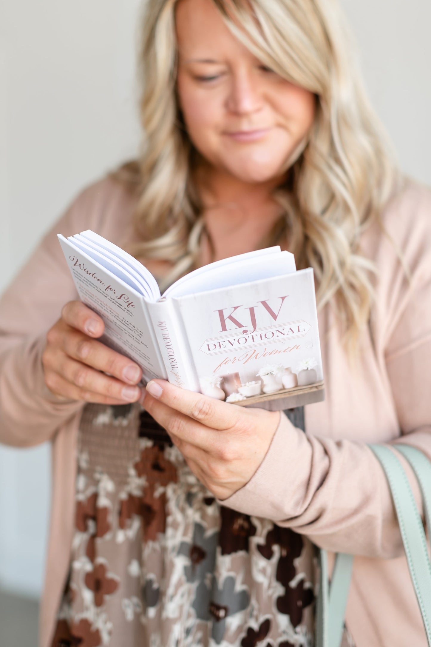 KJV Devotional for Women Gifts