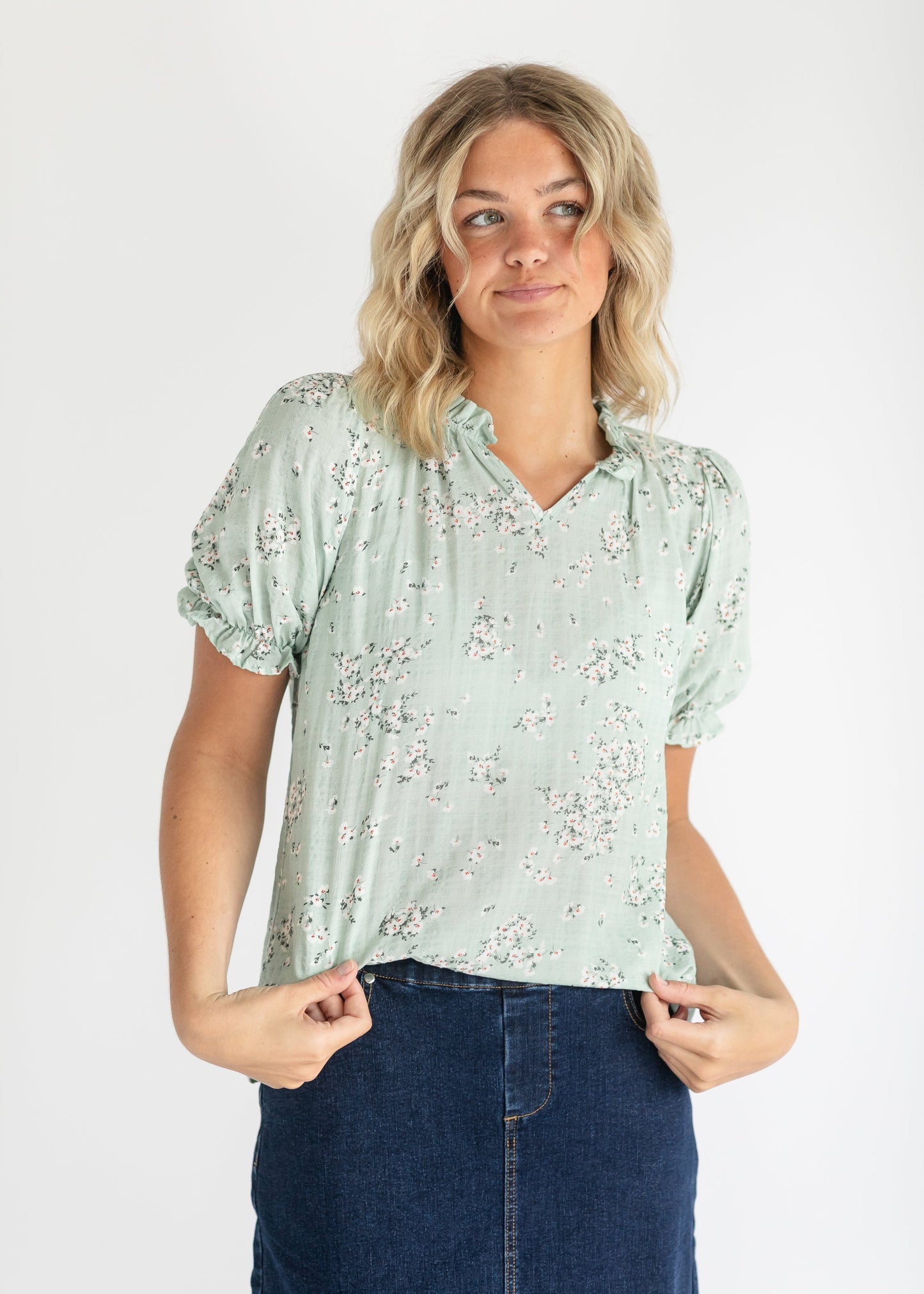 Laurel Floral V-neck Short Sleeve Top FF Tops