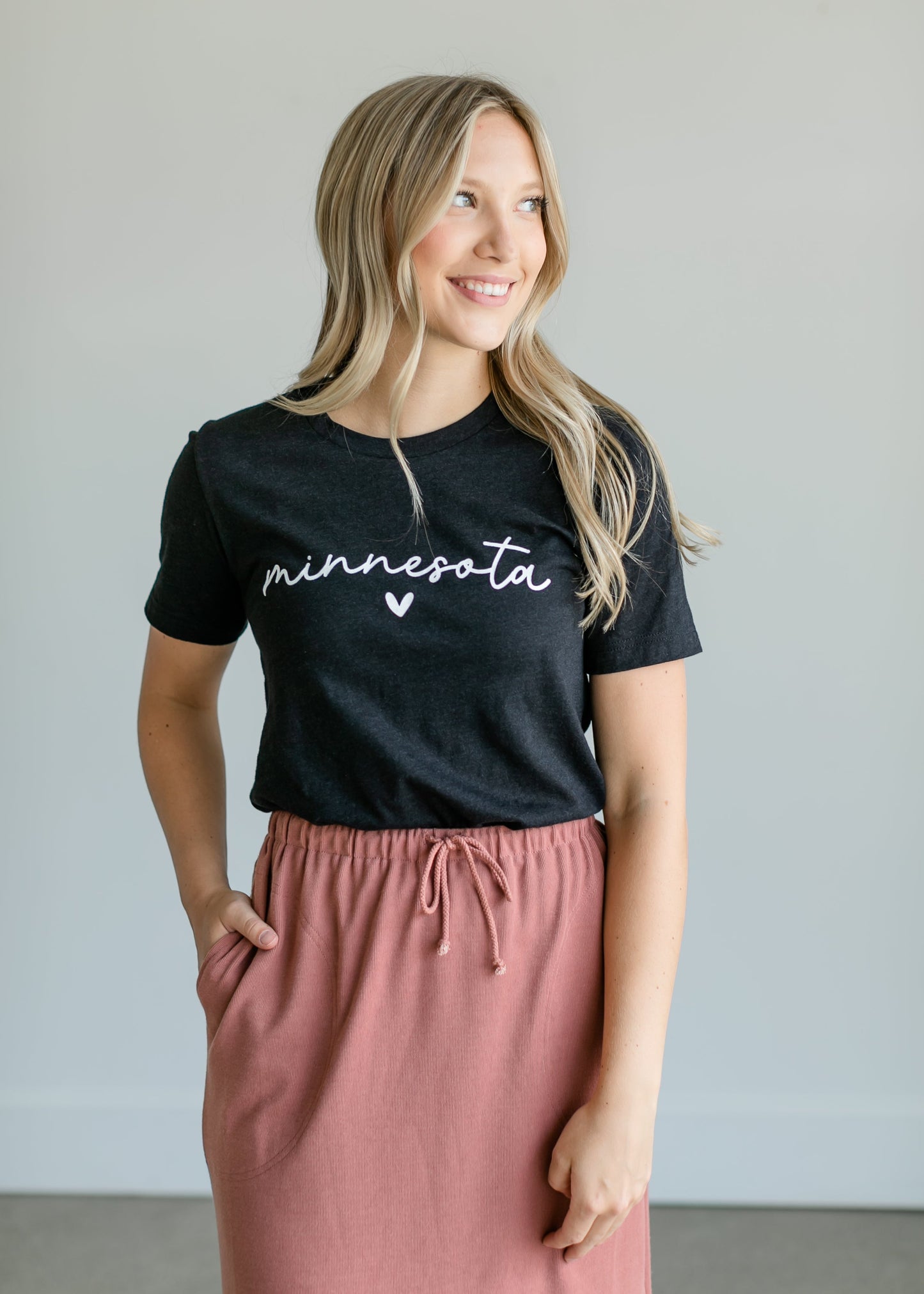 Minnesota Black Short Sleeve Graphic T-shirt Tops