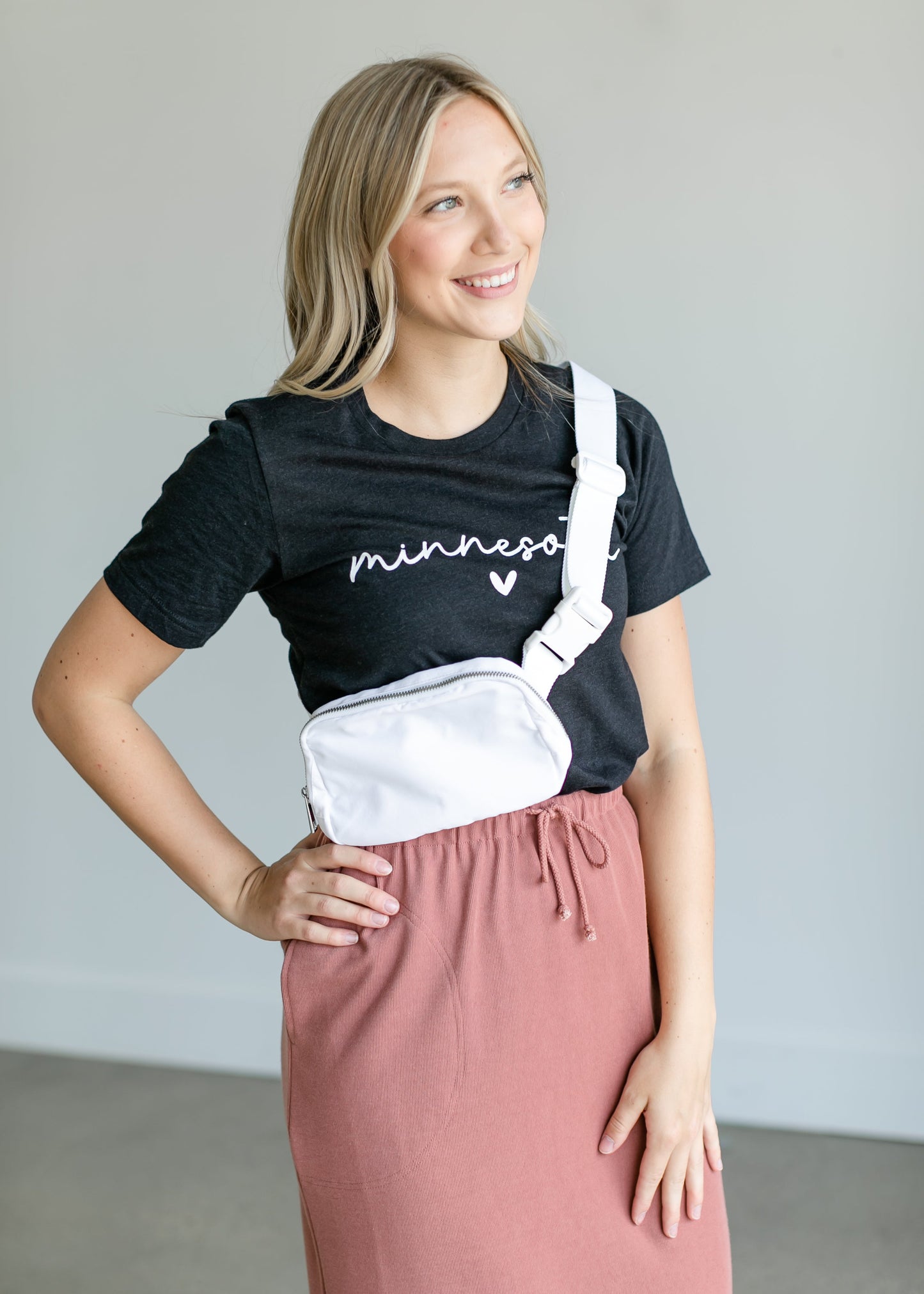 Minnesota Black Short Sleeve Graphic T-shirt Tops