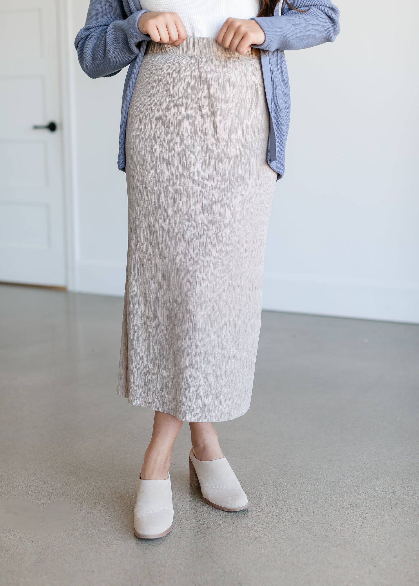 Novi Crinkle Pull On Midi Skirt FF Skirts