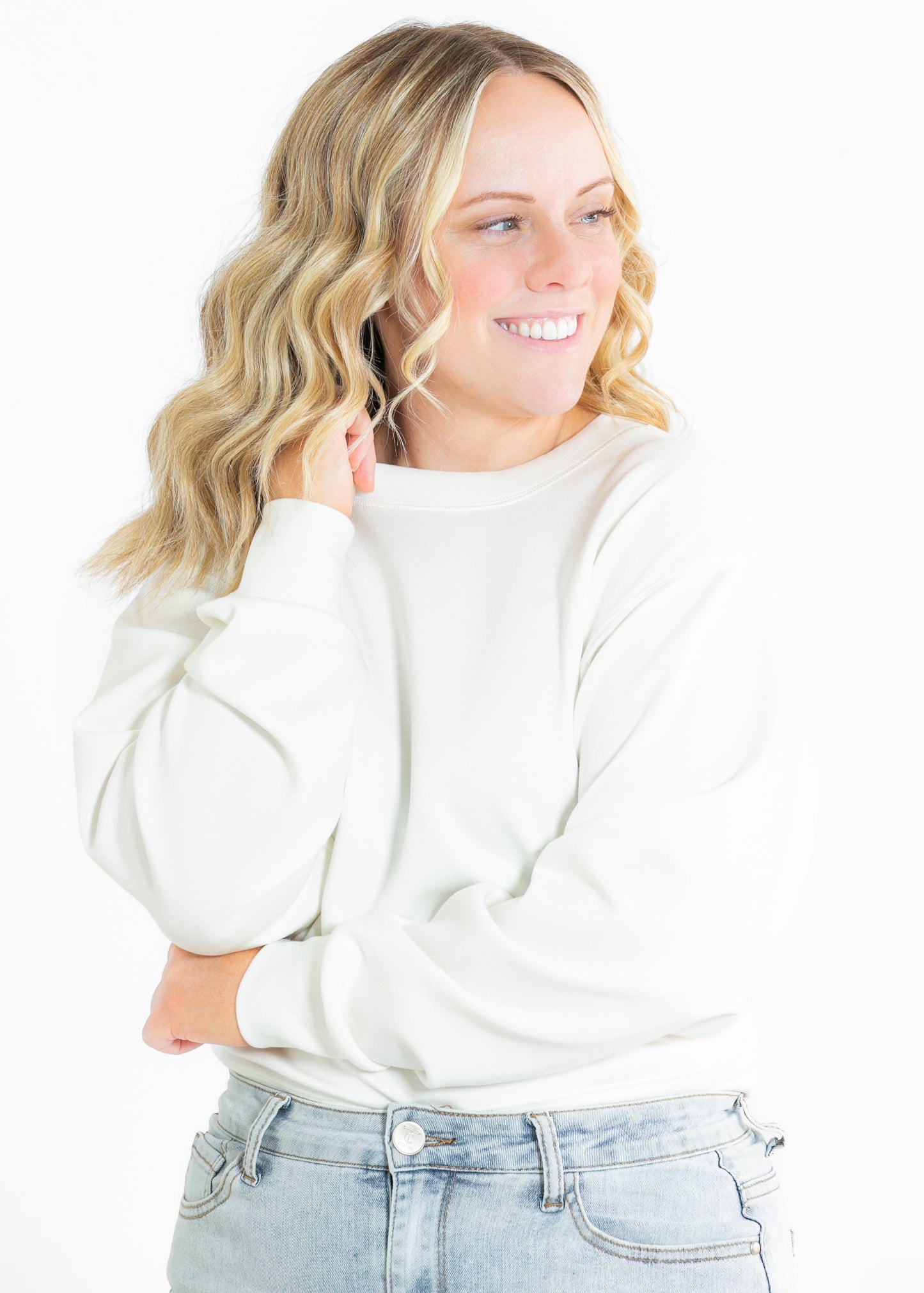 Nyla Relaxed Long Sleeve Sweatshirt FF Tops White / S