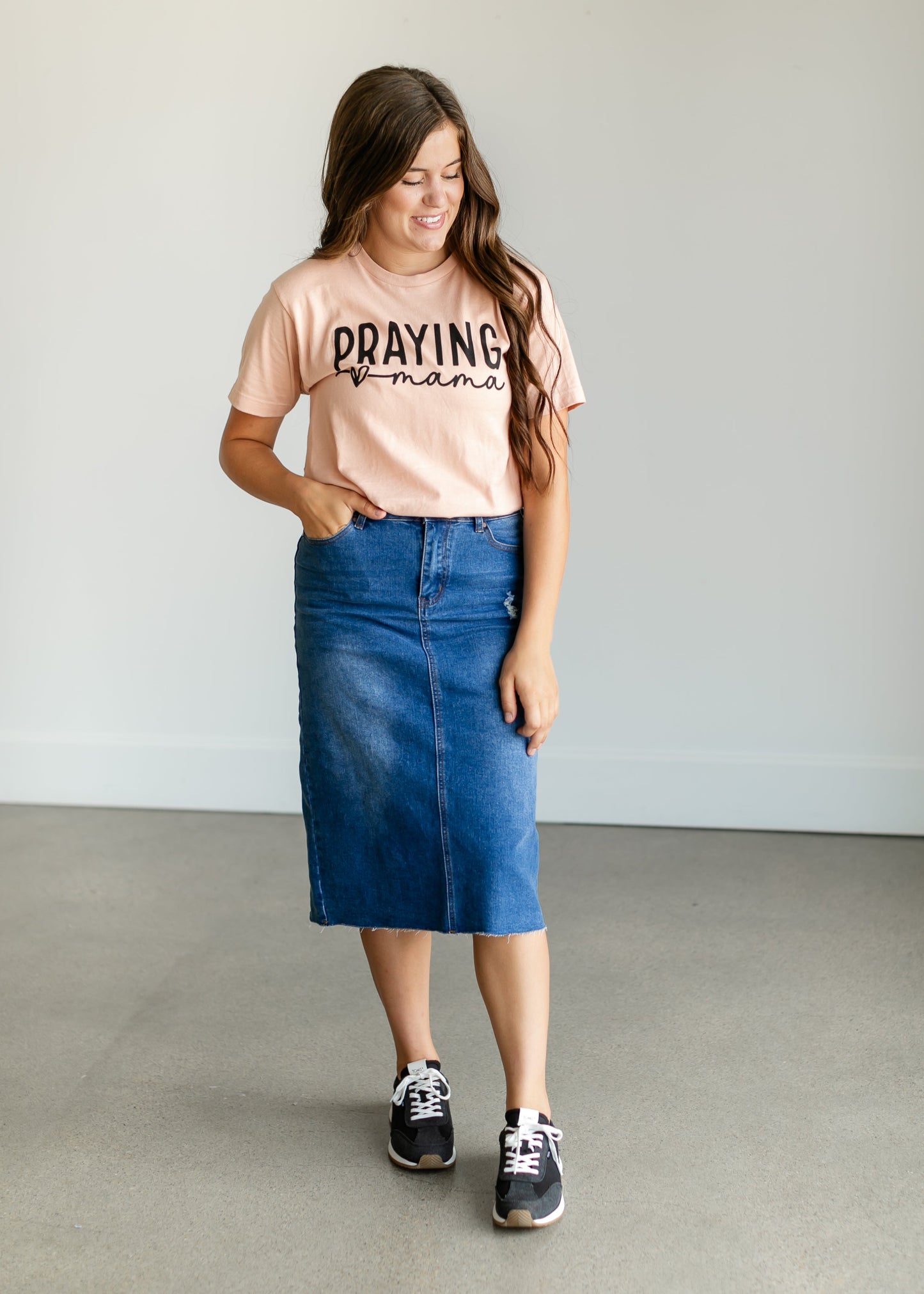 Praying Mama Graphic T-shirt FF Tops
