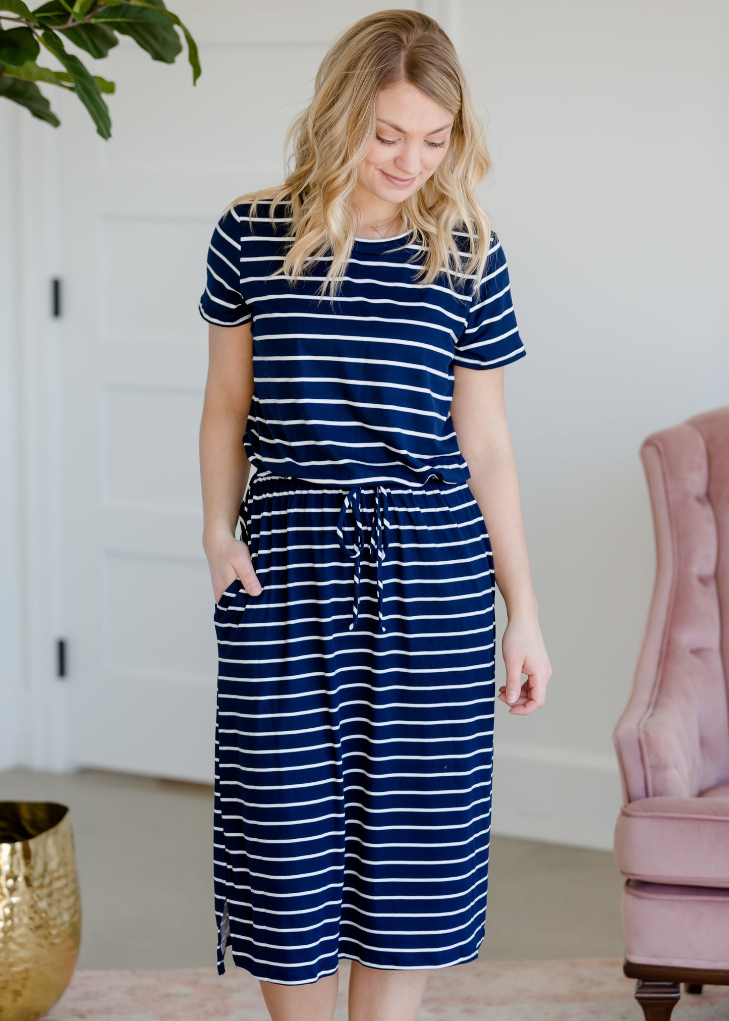 Short Sleeve Stretch Midi Dress Dresses