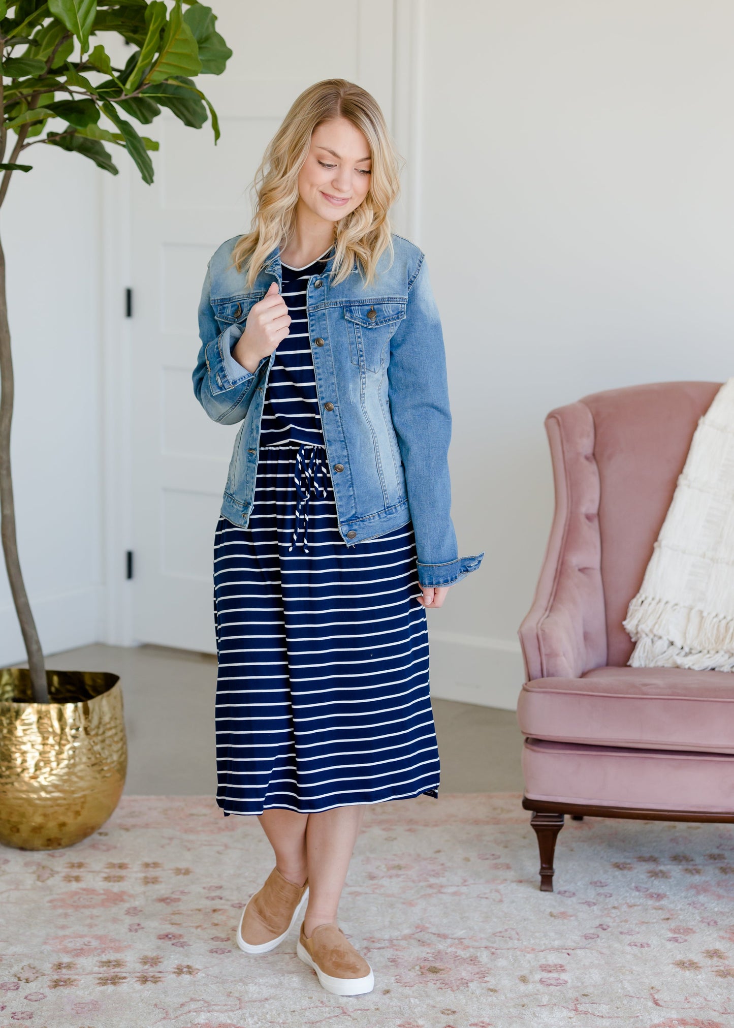 Short Sleeve Stretch Midi Dress Dresses