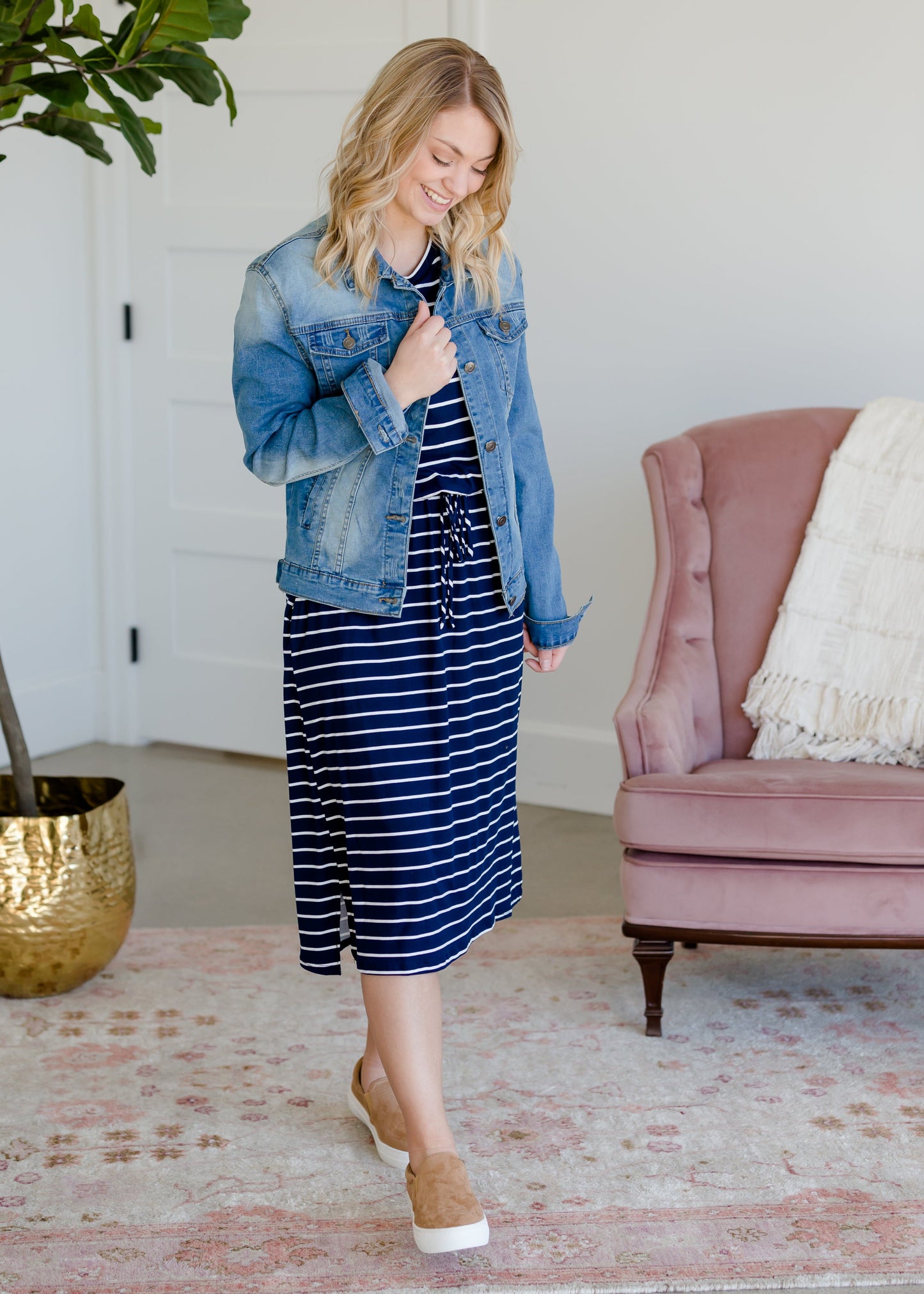 Short Sleeve Stretch Midi Dress Dresses