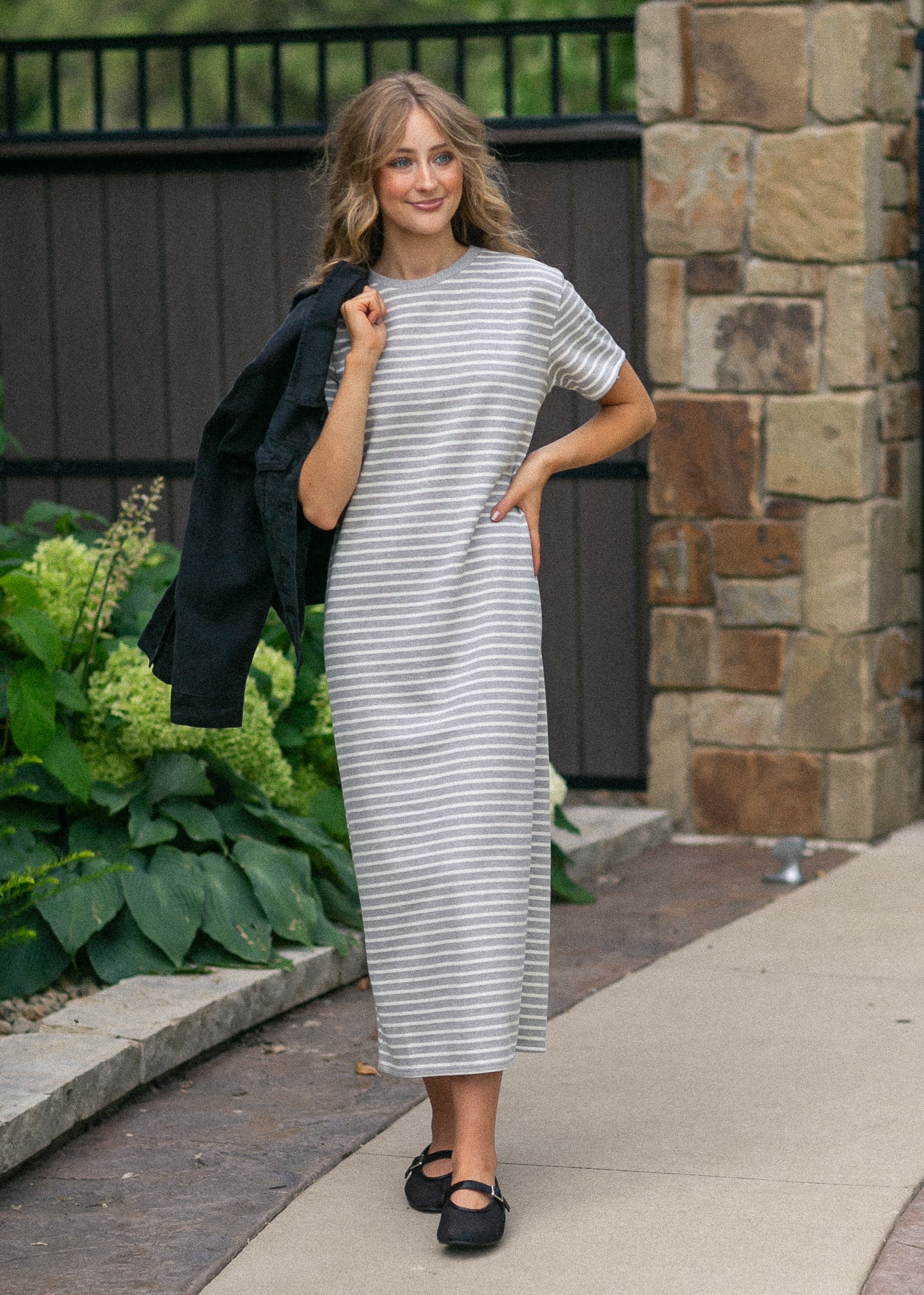 Short Sleeve Gray Striped Knit Dress Inherit Co. Short Sleeve Gray Striped Knit Dress Inherit Co.