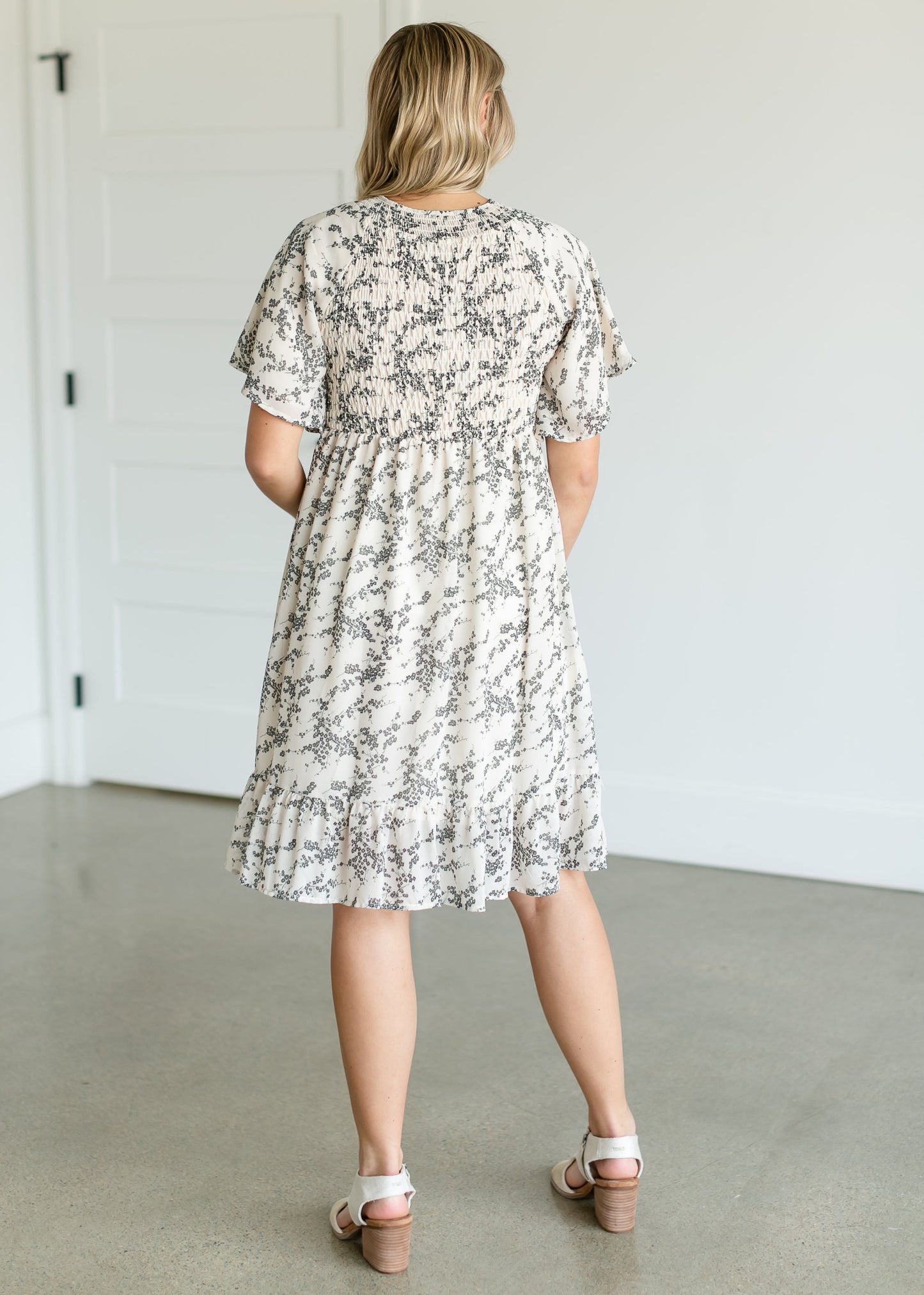 Smocked V-neck Floral Midi Dress FF Dresses