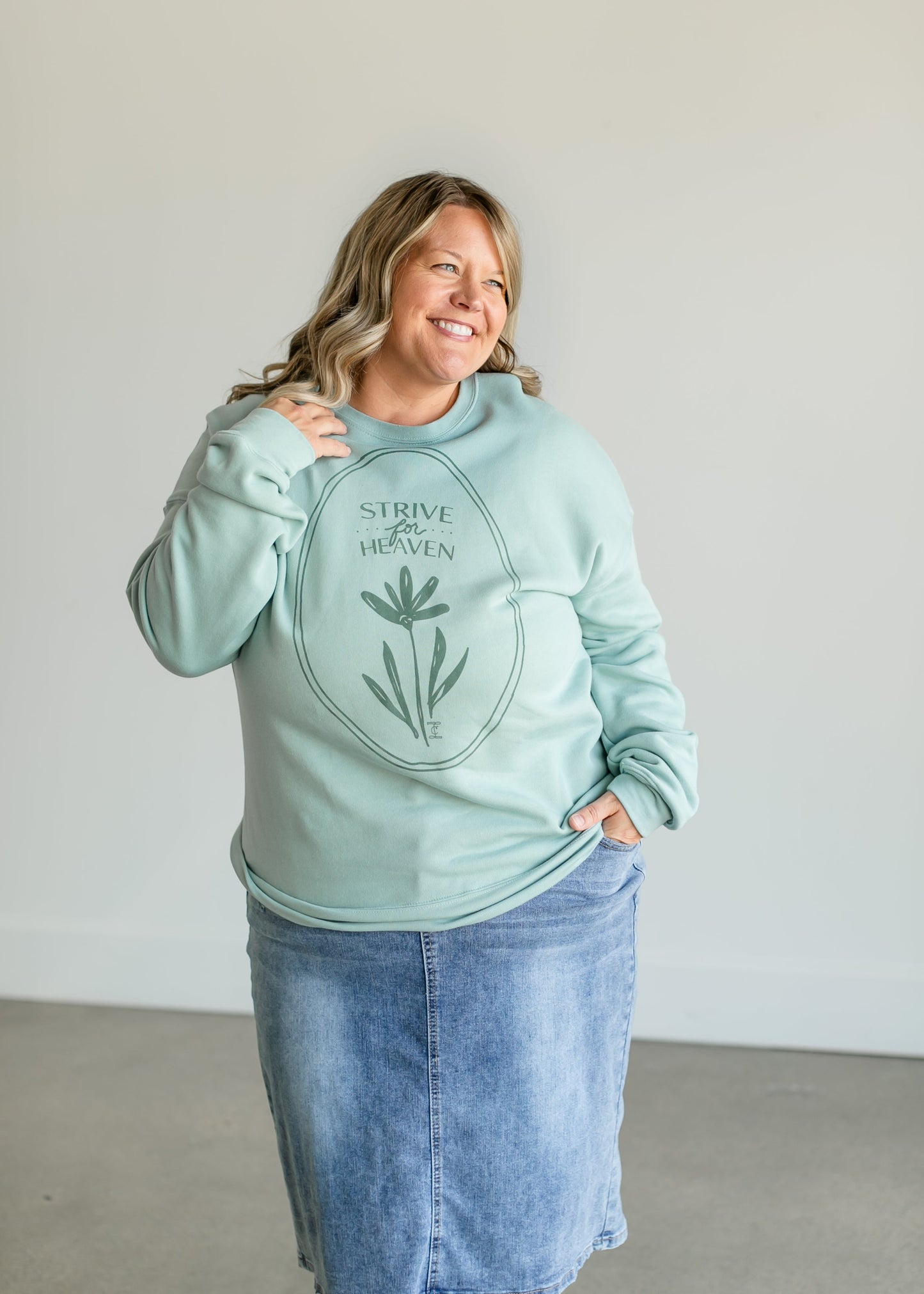 Strive for Heaven Crewneck Sweatshirt Tops