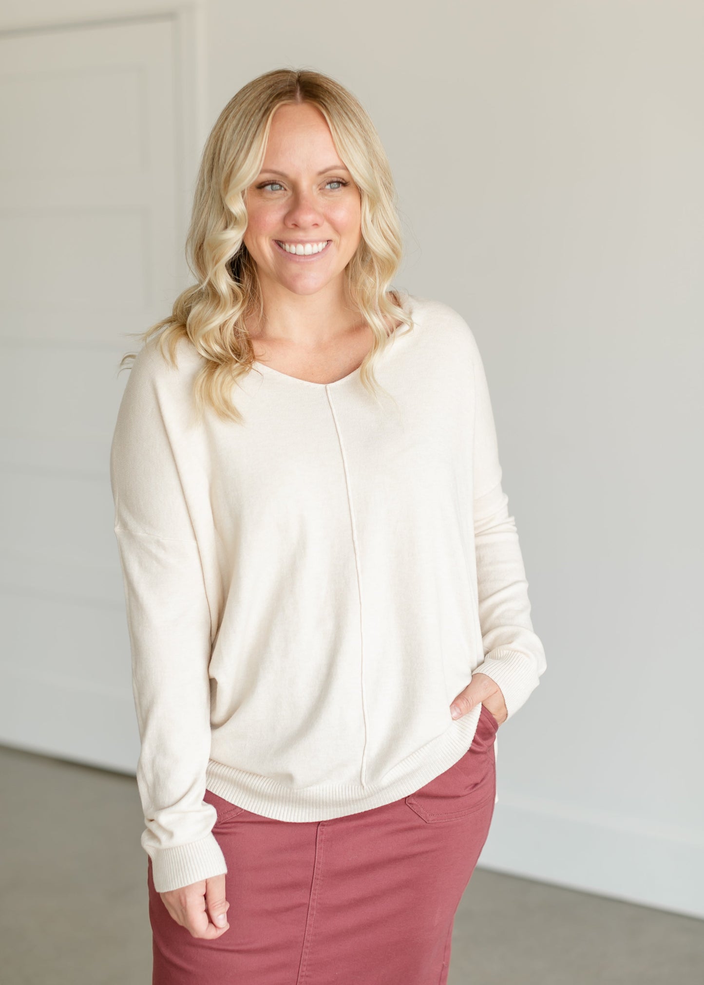 V-neck Lightweight Knit Top FF Tops Cream / S