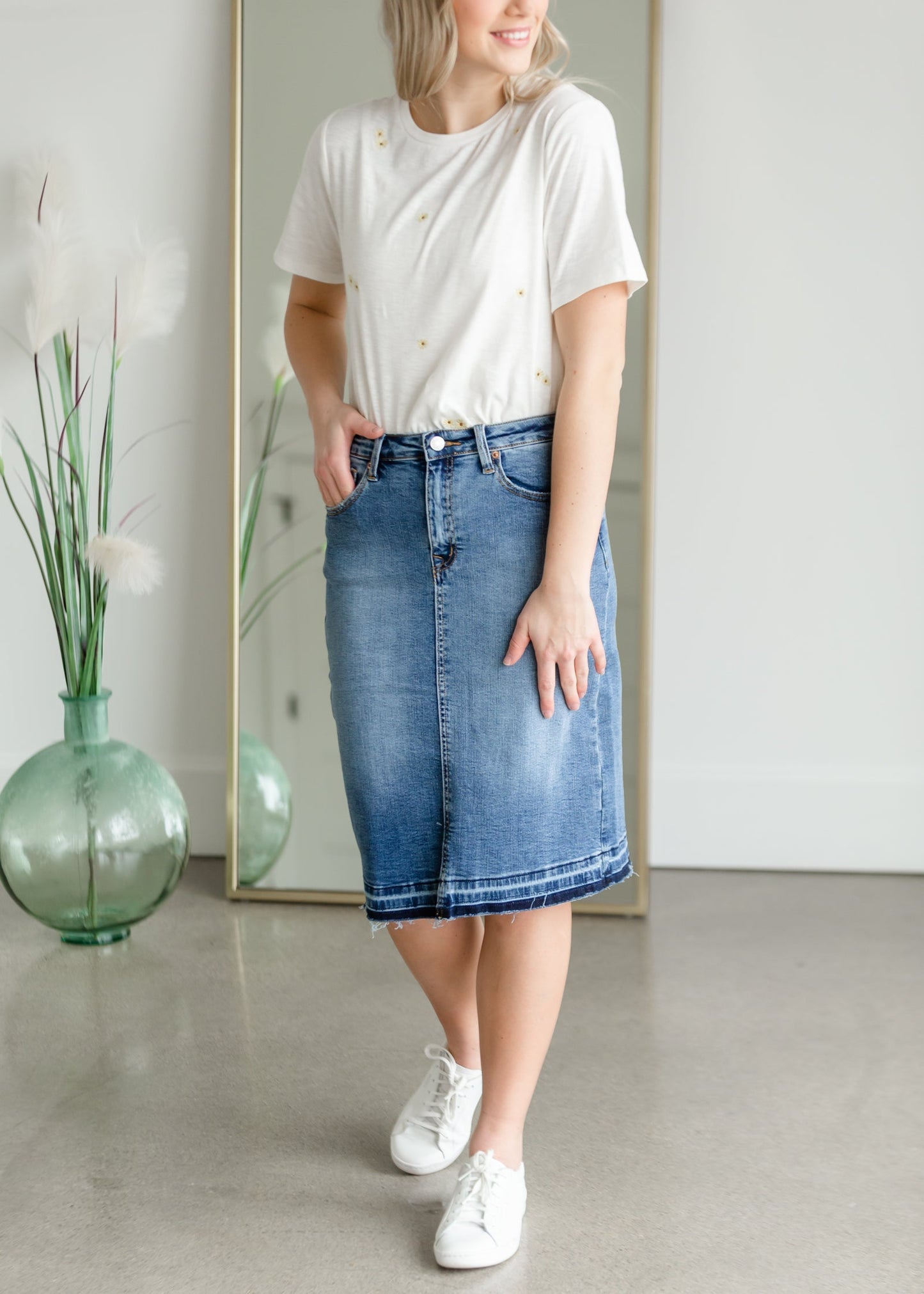 Allison Light Wash Jean Skirt Skirts Tea N Rose