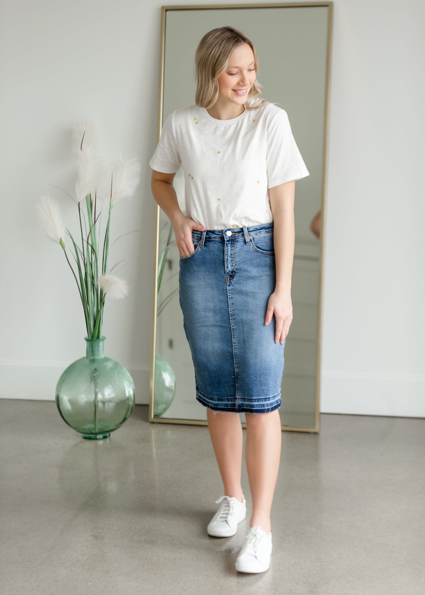 Allison Light Wash Jean Skirt Skirts Tea N Rose