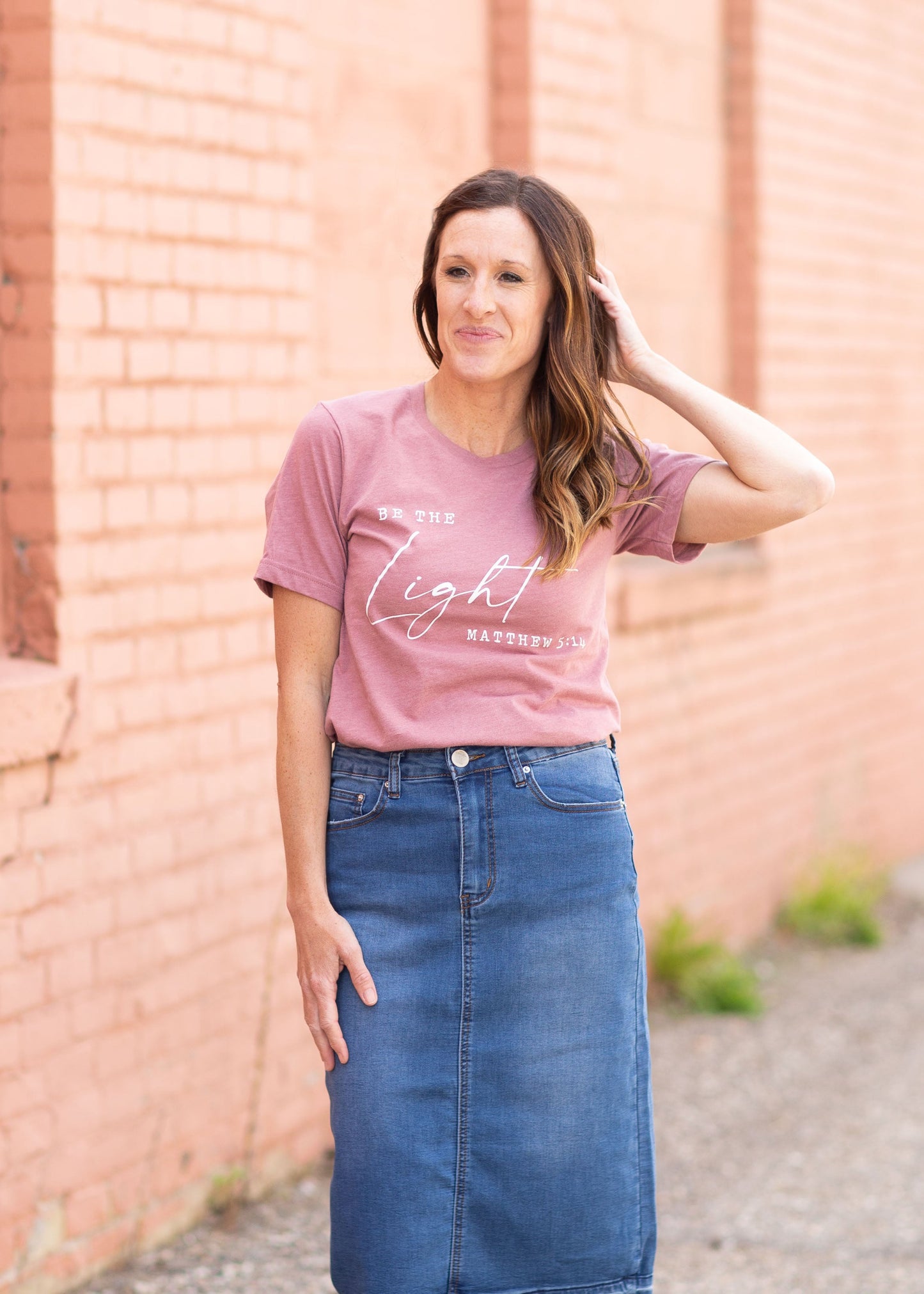 Be the Light Graphic Tee Tops Mauve / S