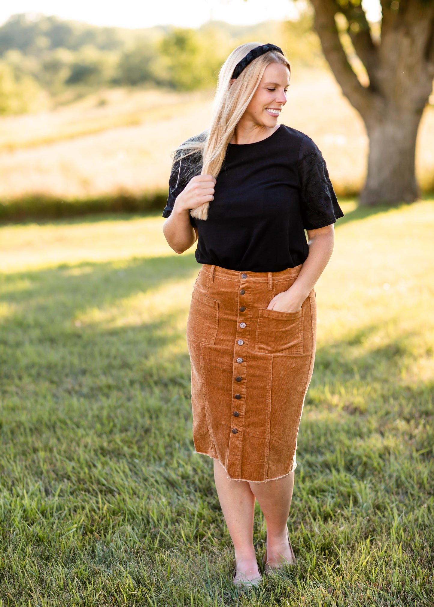 The Elizabeth Embroidered Top is an Inherit Design and we've thought of all the details! There is a lining on the inside of this top so you can feel comfortable. The bell half sleeve has been graced with a feminine floral embroidered pattern and it is cut in a feminine fut. The fabric is light and elevated so you can wear this top anywhere!