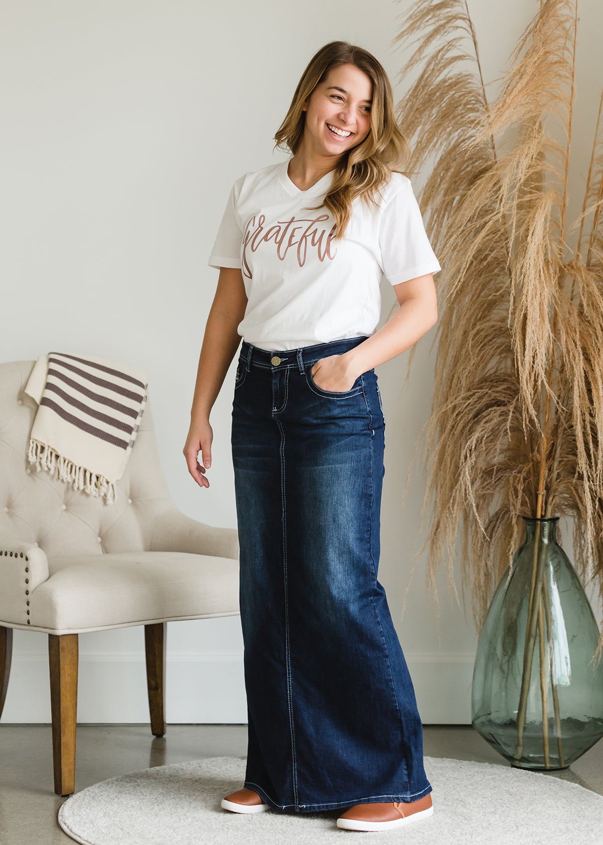 Grateful V-Neck Graphic Tee - FINAL SALE Tops