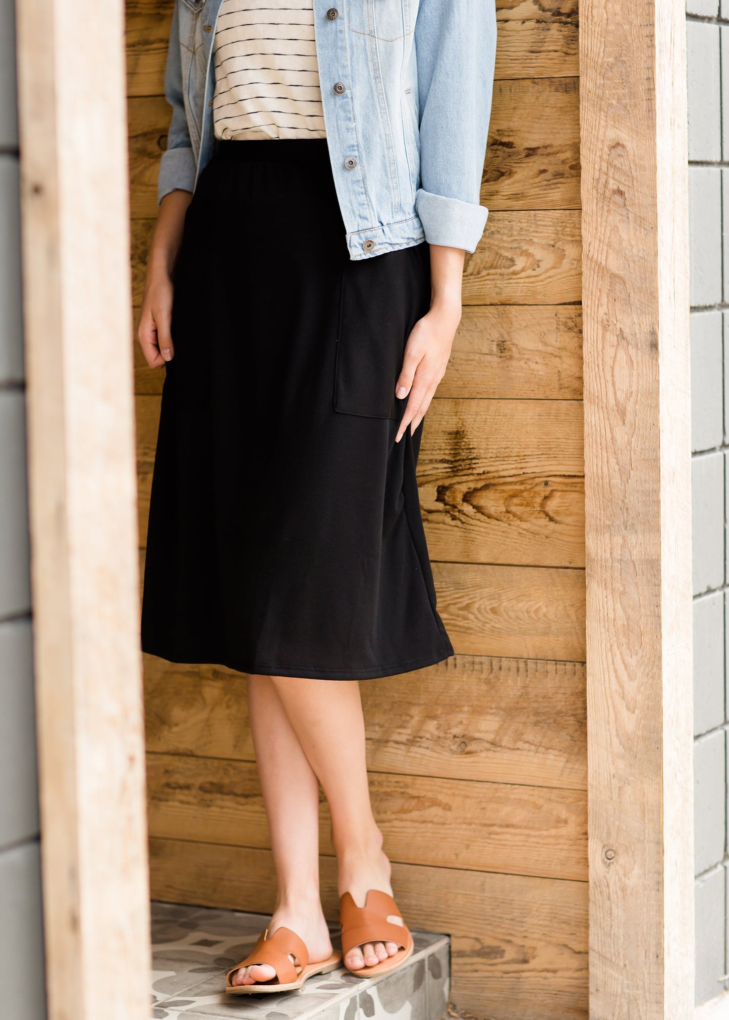 Mauve and Black Knit Midi Skirt With Pockets
