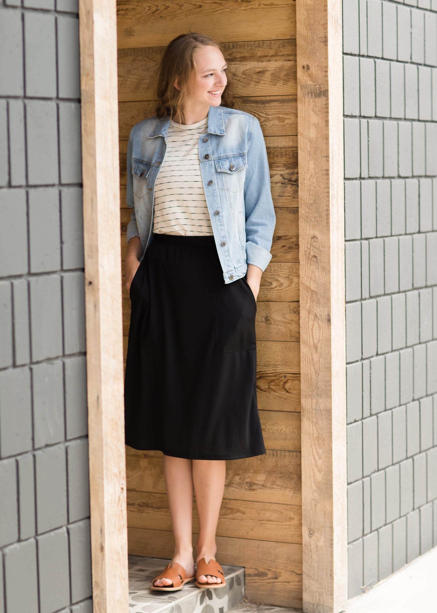 Mauve and Black Knit Midi Skirt With Pockets