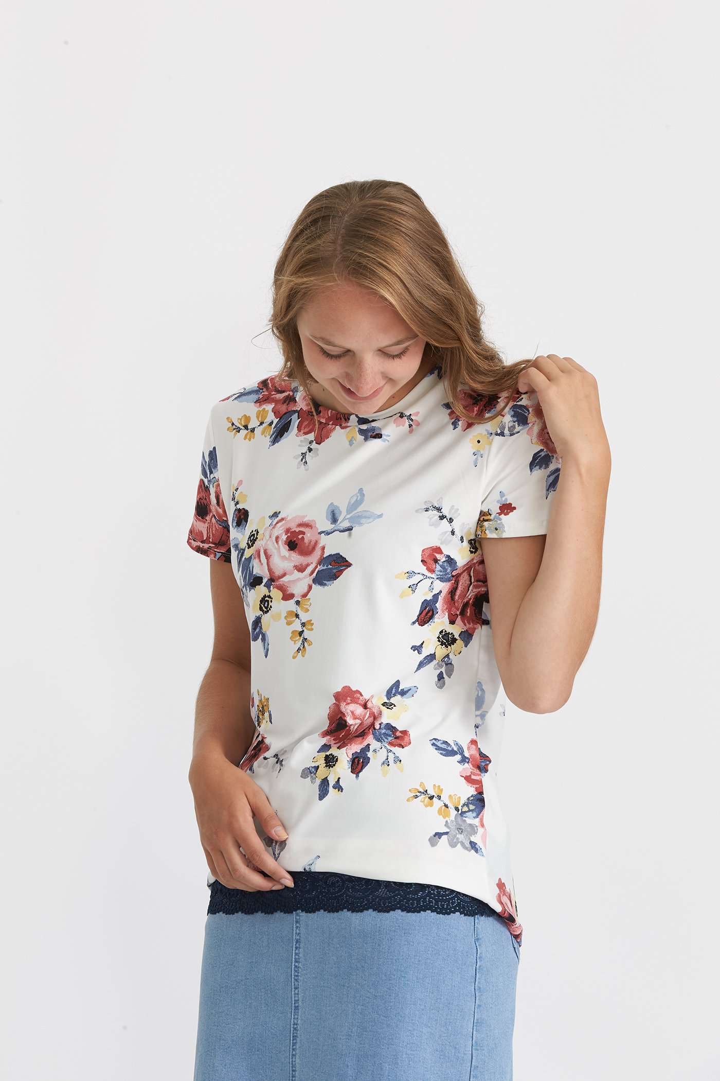 Reversible modest layering cami with lace at the bottom in white, black or navy color options.