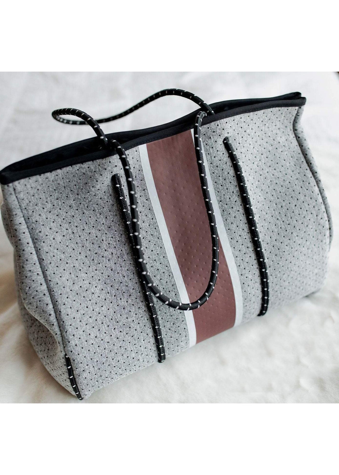 Neoprene Gray + Burgundy Bag Home + Lifestyle