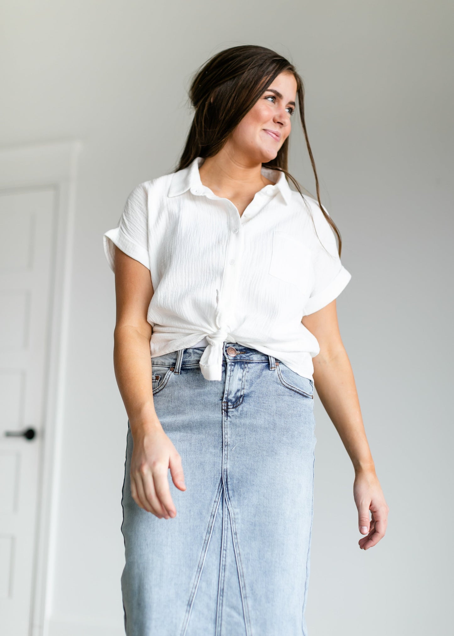 White Button Up Top with Chest Pocket Tops