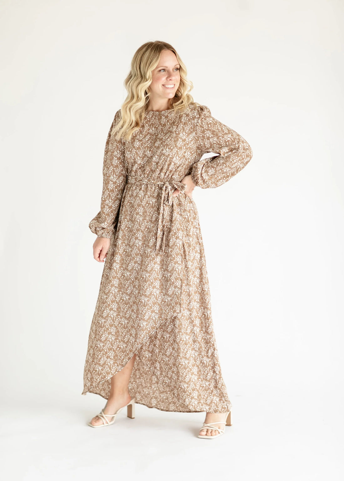 Adding a Long-Sleeve Floral Dress to Your Wardrobe Inherit Co. Adding a Long-Sleeve Floral Dress to Your Wardrobe Inherit Co.