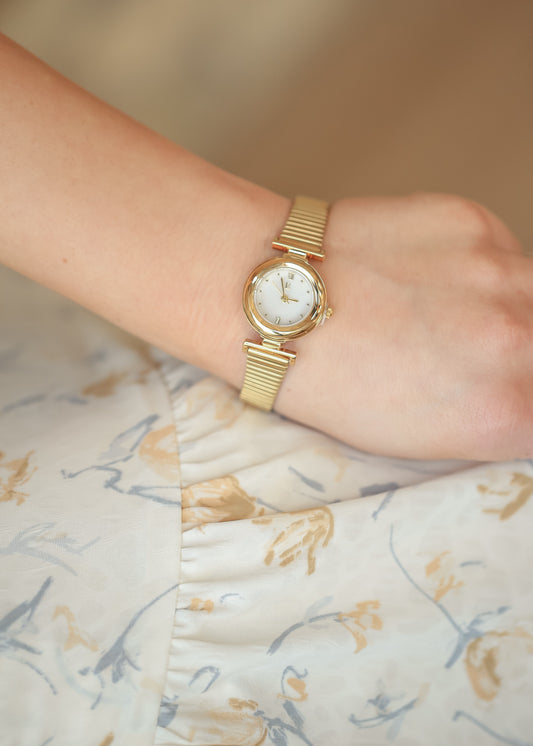 Classic Gold Circle Watch