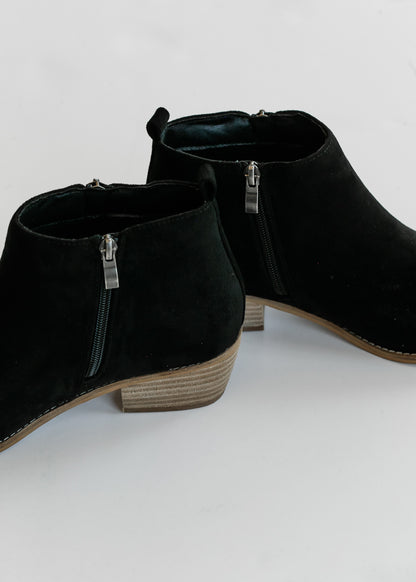 Don't be a Stranger Black Ankle Boots