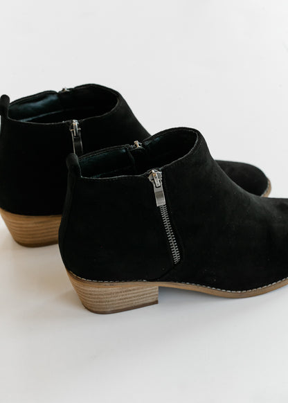Don't be a Stranger Black Ankle Boots