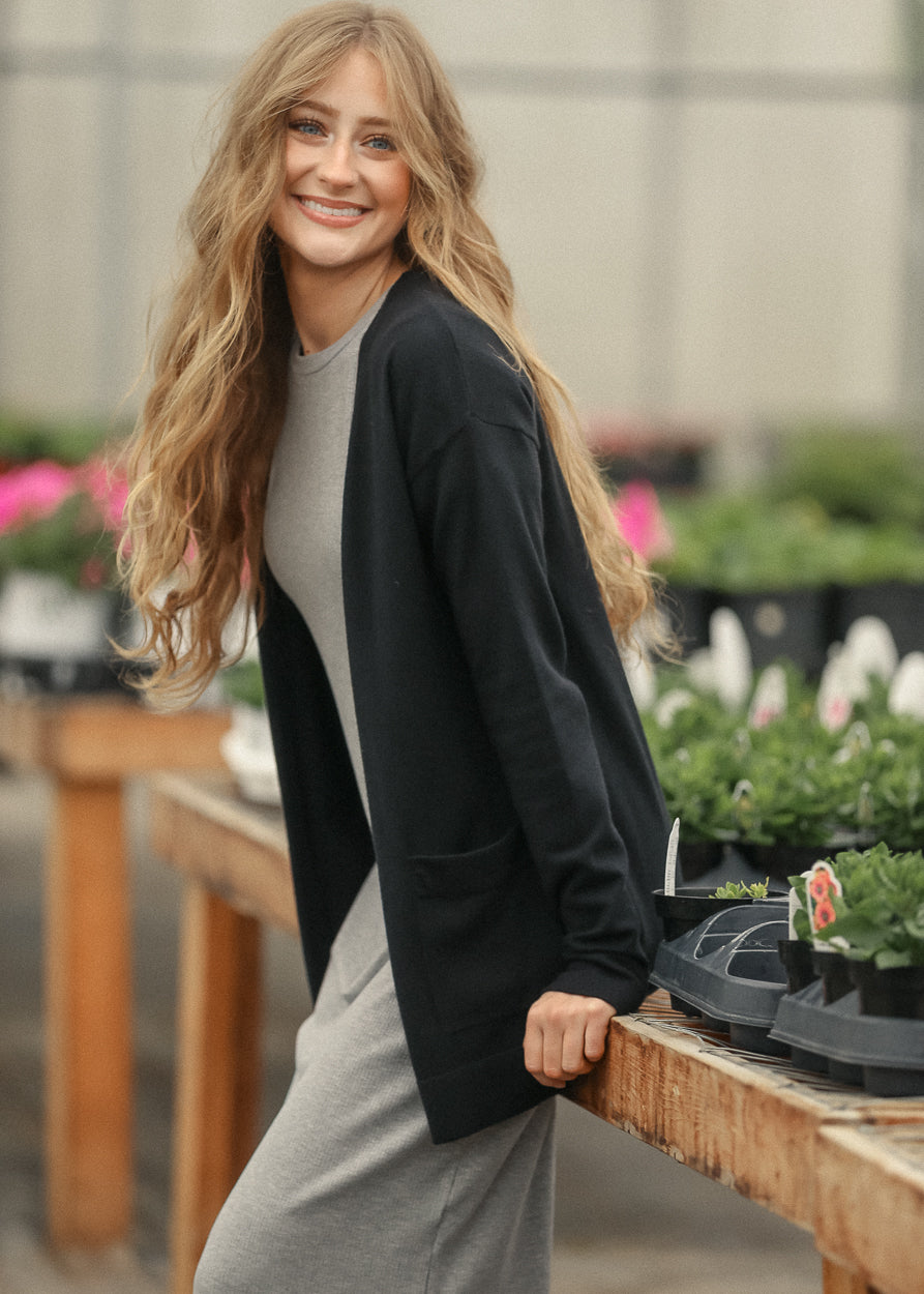 Essential Black Short and Soft Cardigan