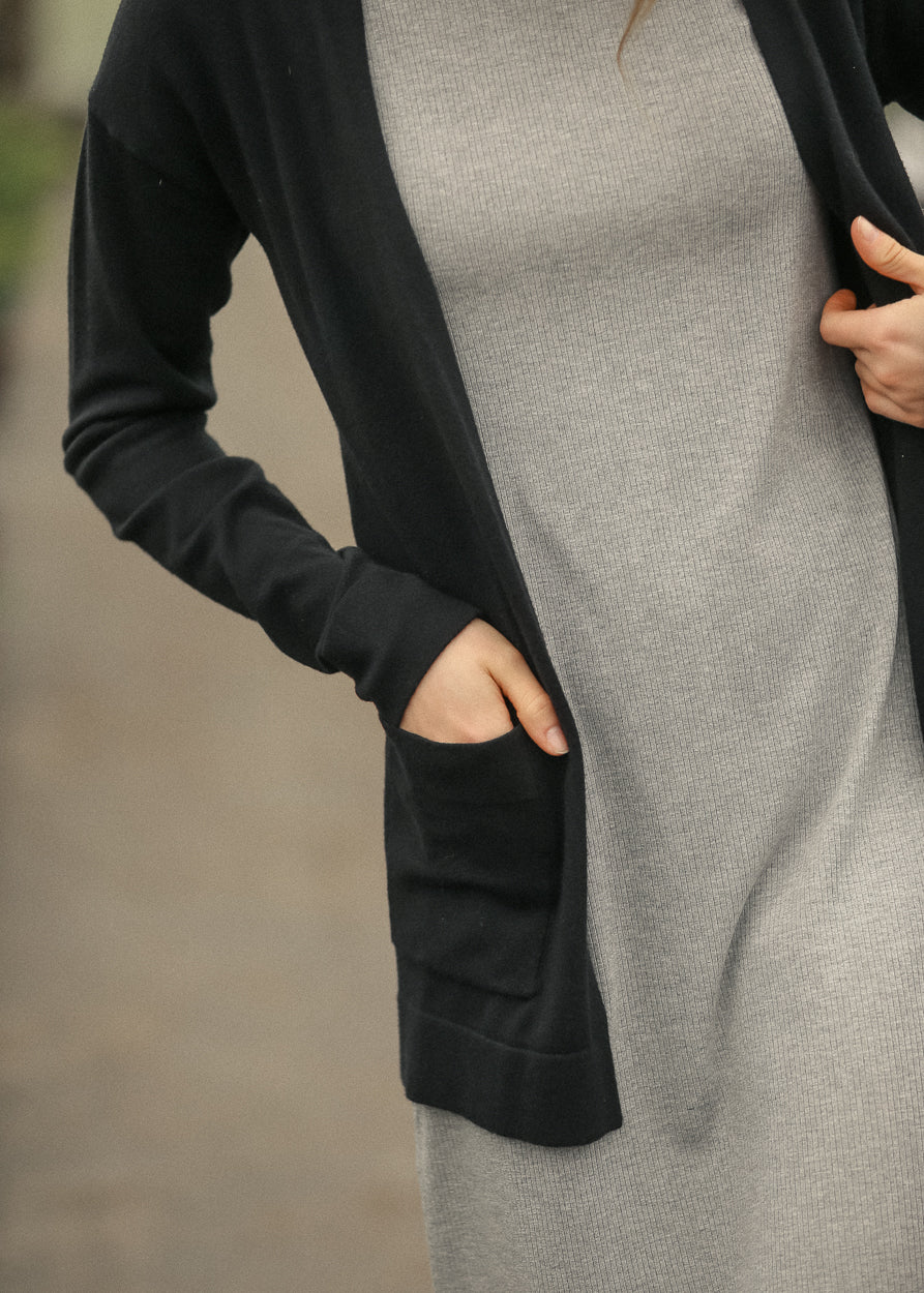 Essential Black Short and Soft Cardigan