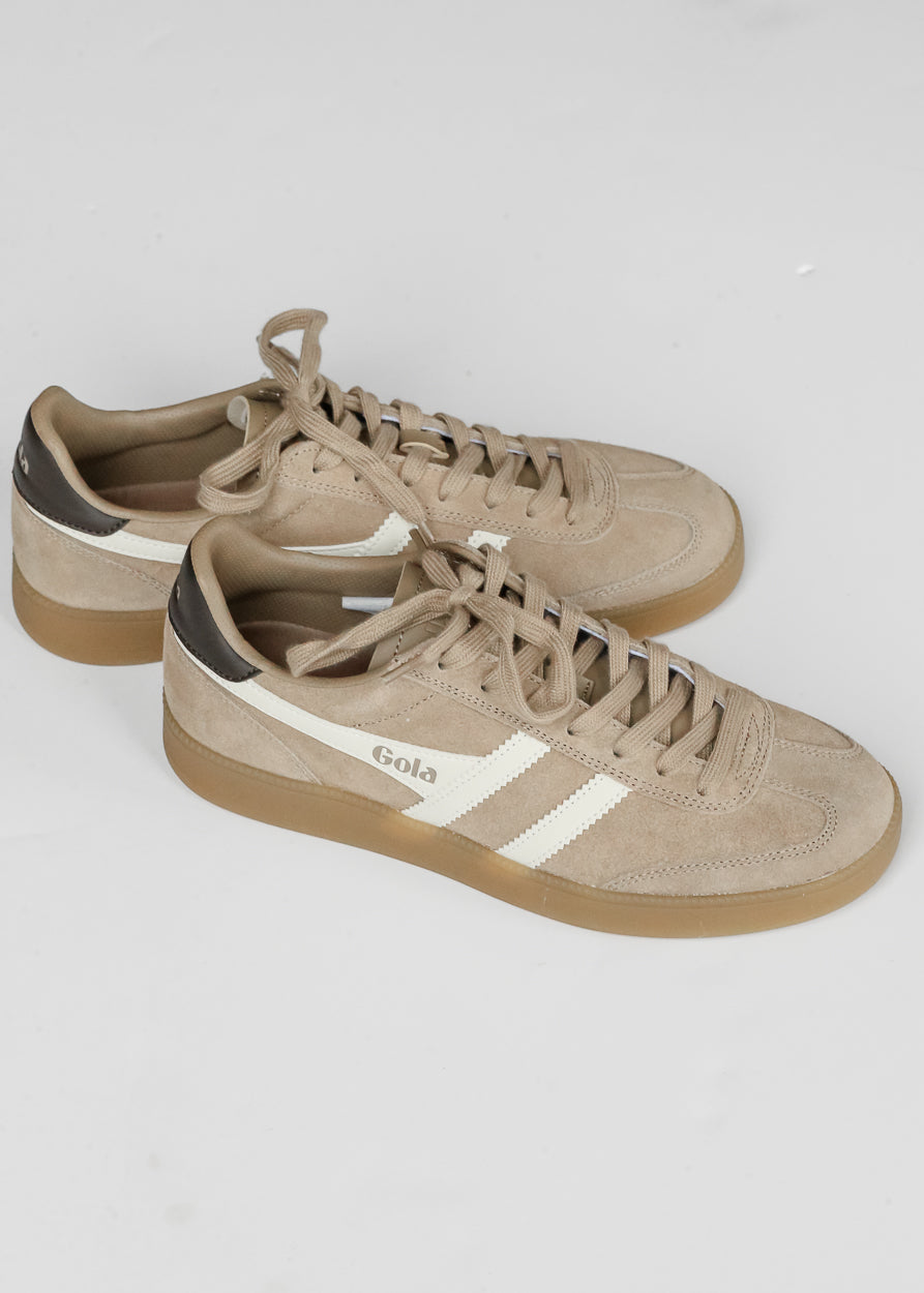 Cappuccino Gola Viper sneakers with ivory side stripes, tonal laces, and gum soles on white background.